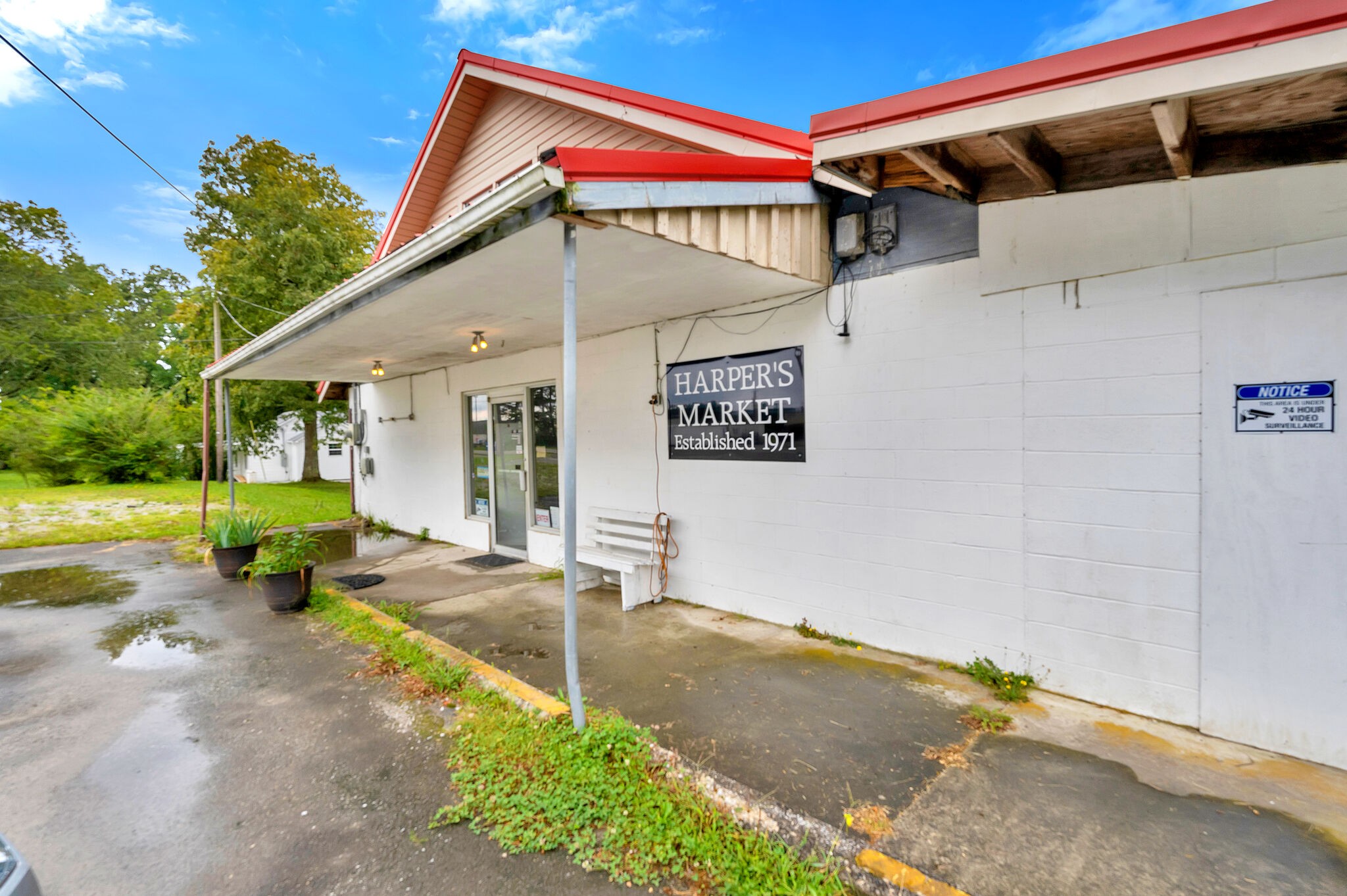 1205 Main St