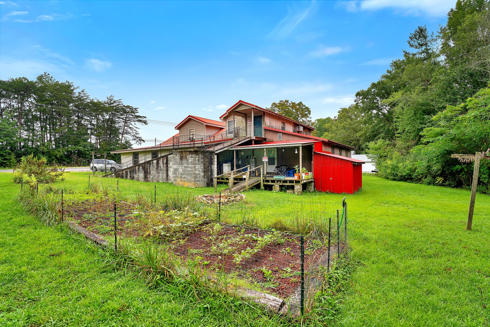 1205 Main St