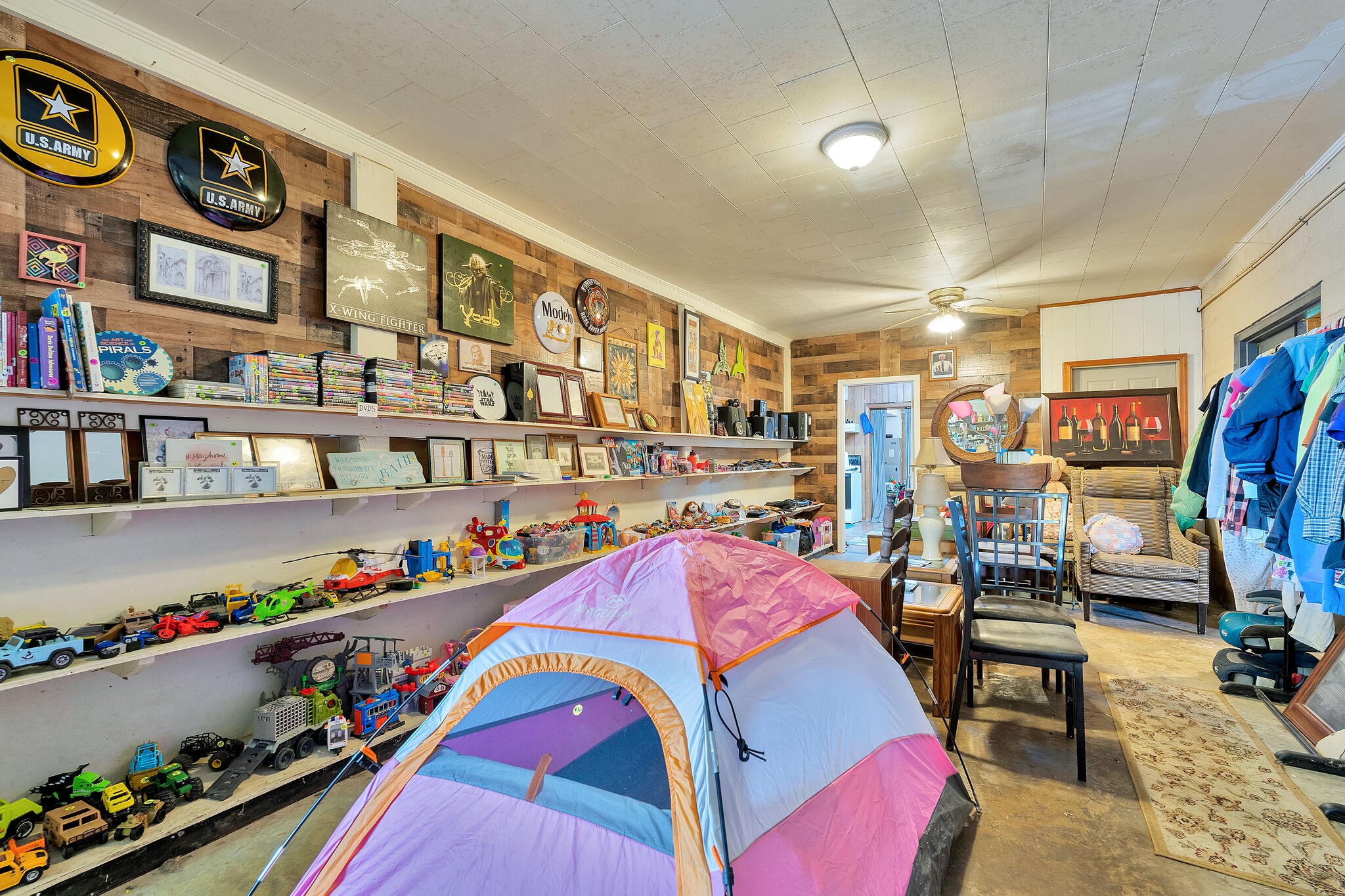 1205 Main St