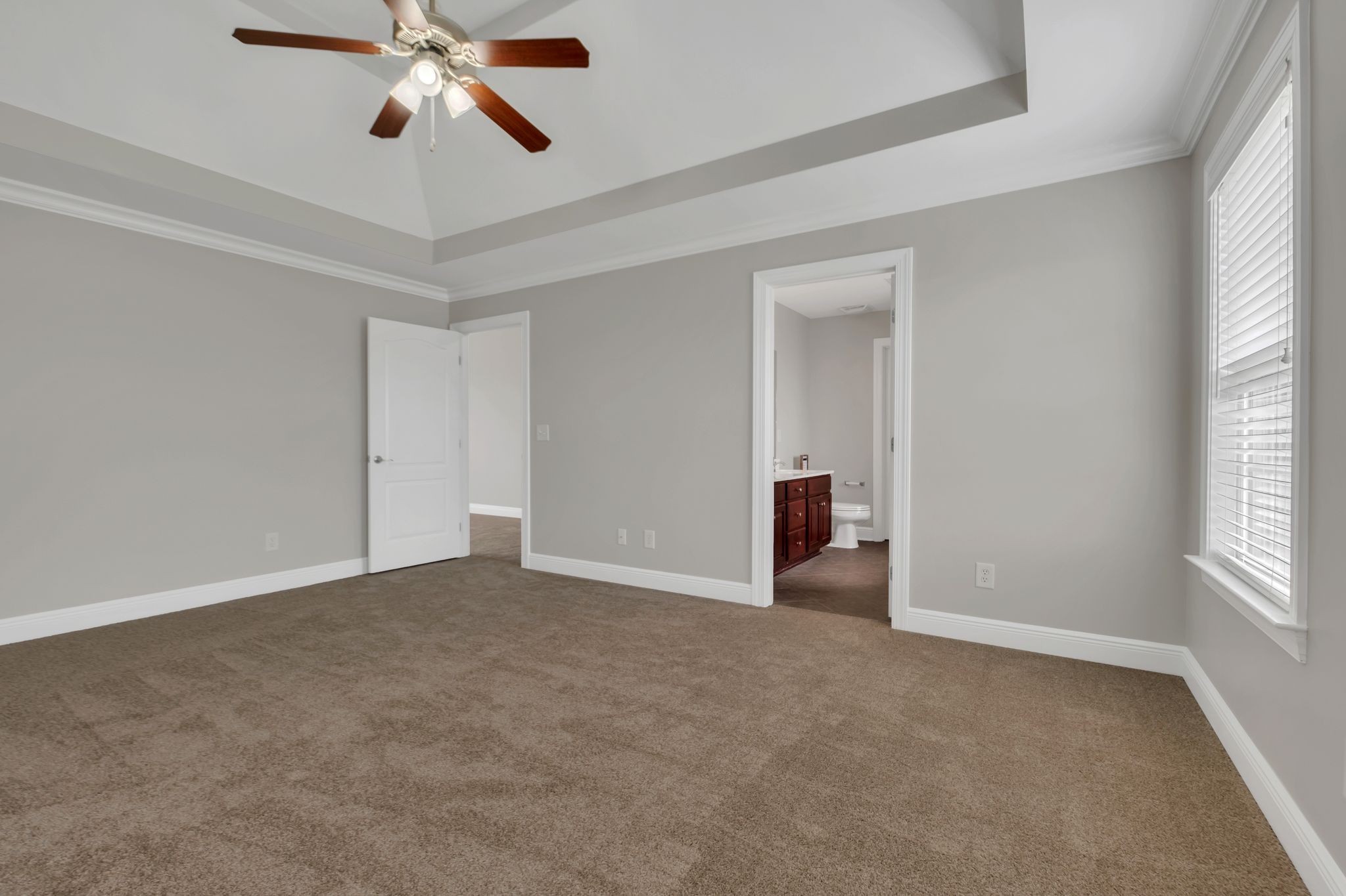 3016 Clyde Cir