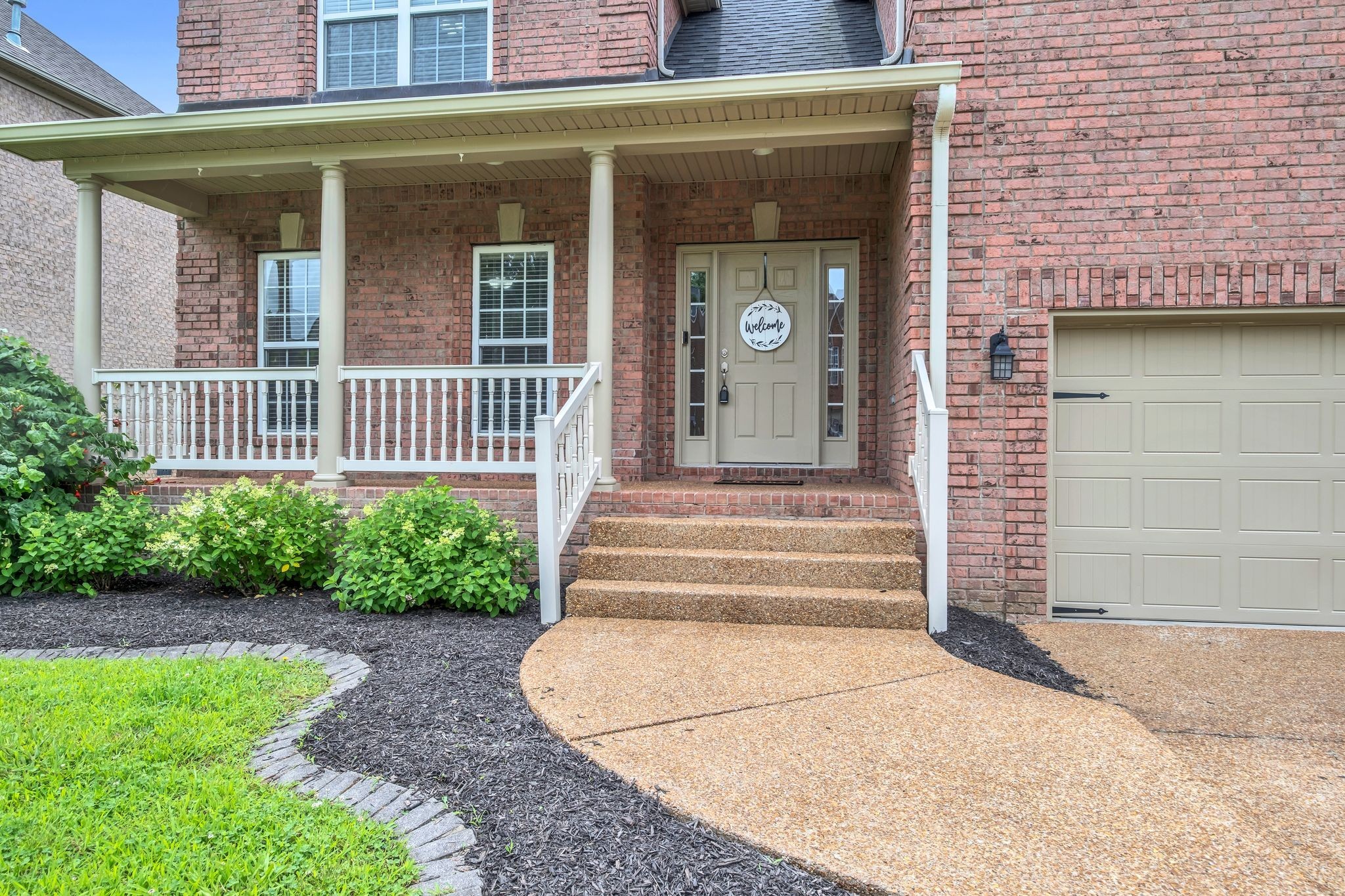 3016 Clyde Cir