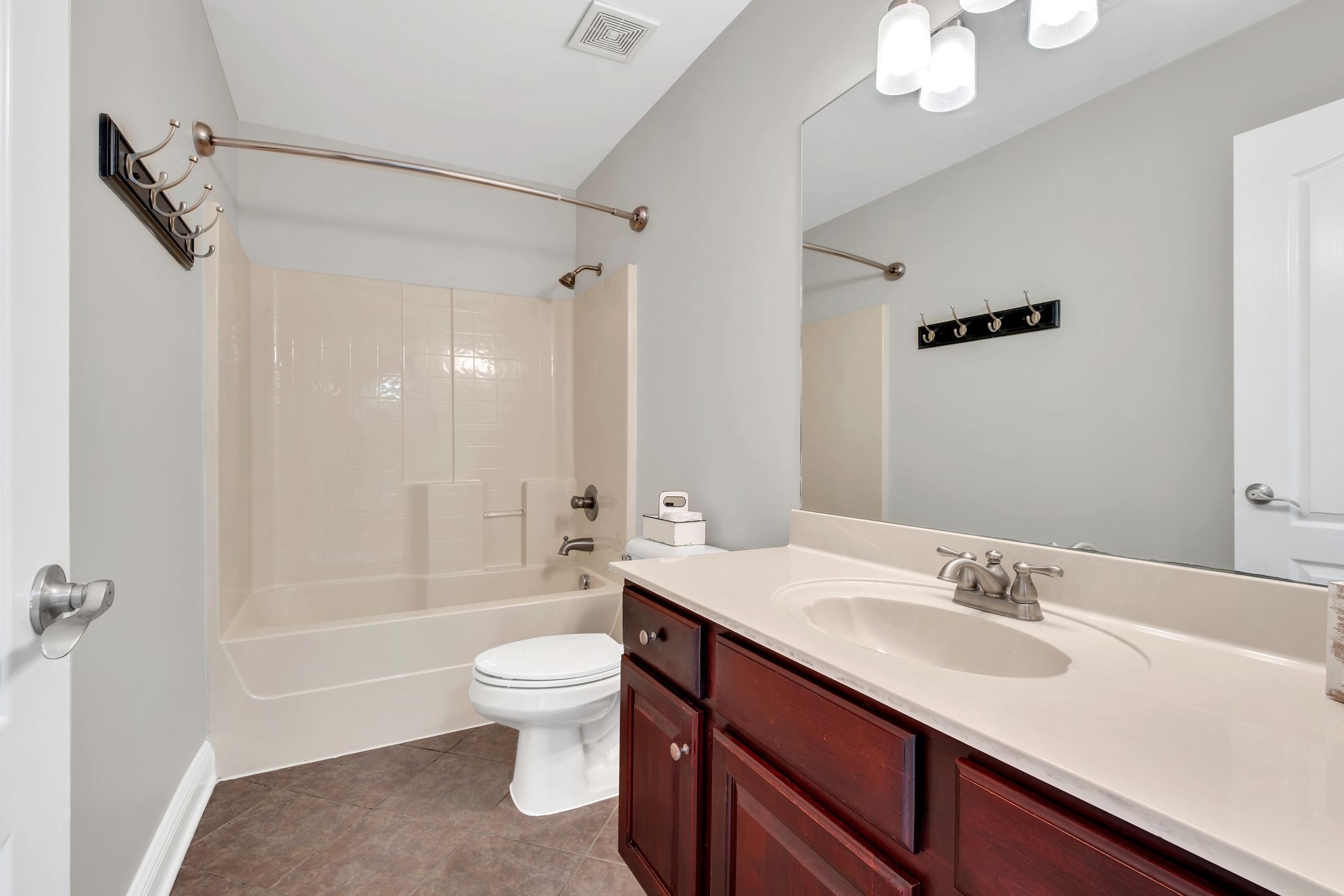 3016 Clyde Cir
