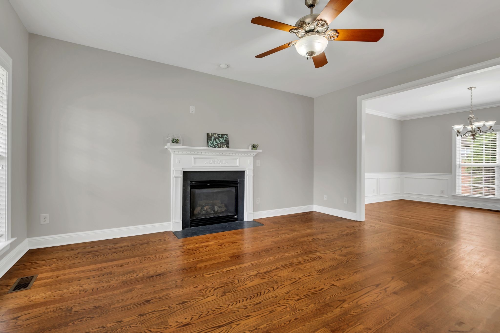 3016 Clyde Cir