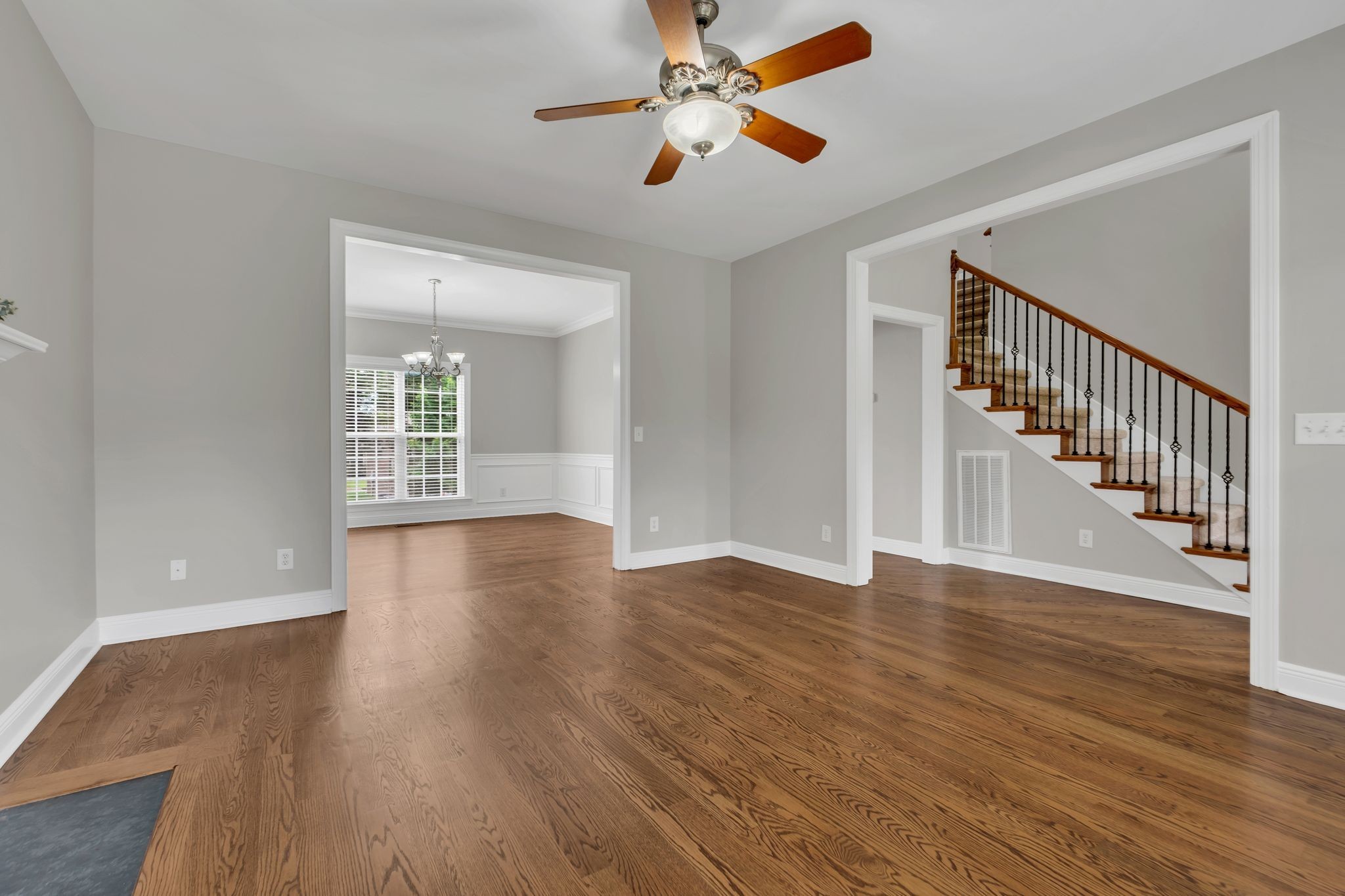 3016 Clyde Cir