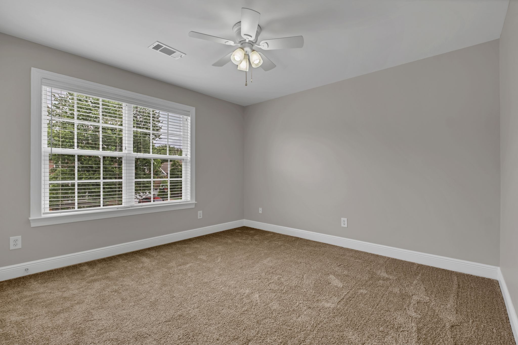 3016 Clyde Cir