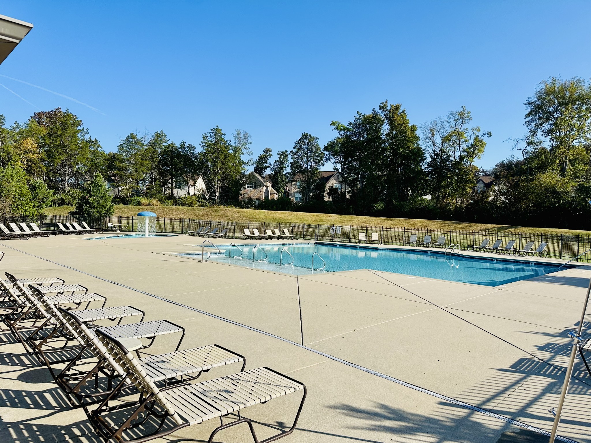 3016 Clyde Cir