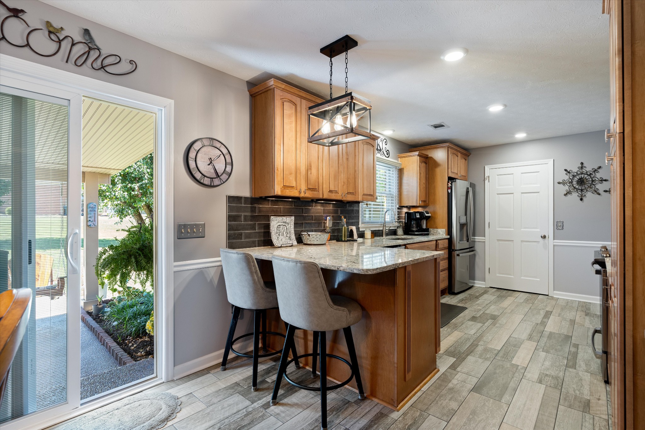102 Hickory Trl