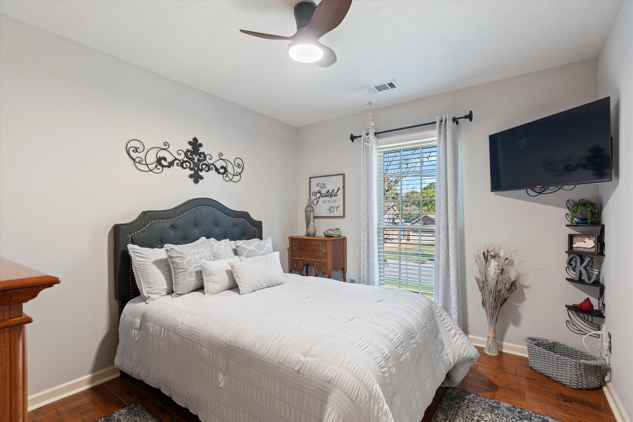 102 Hickory Trl
