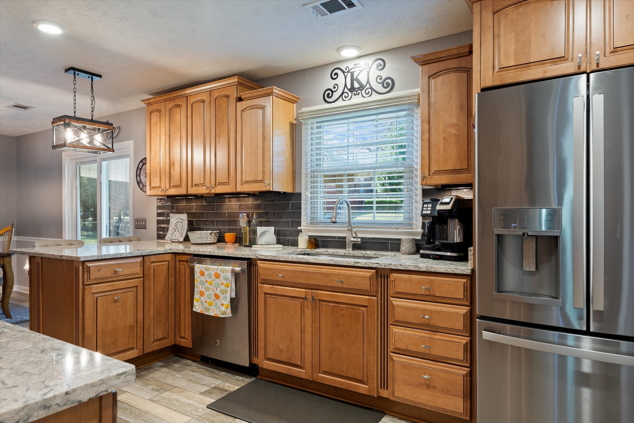102 Hickory Trl