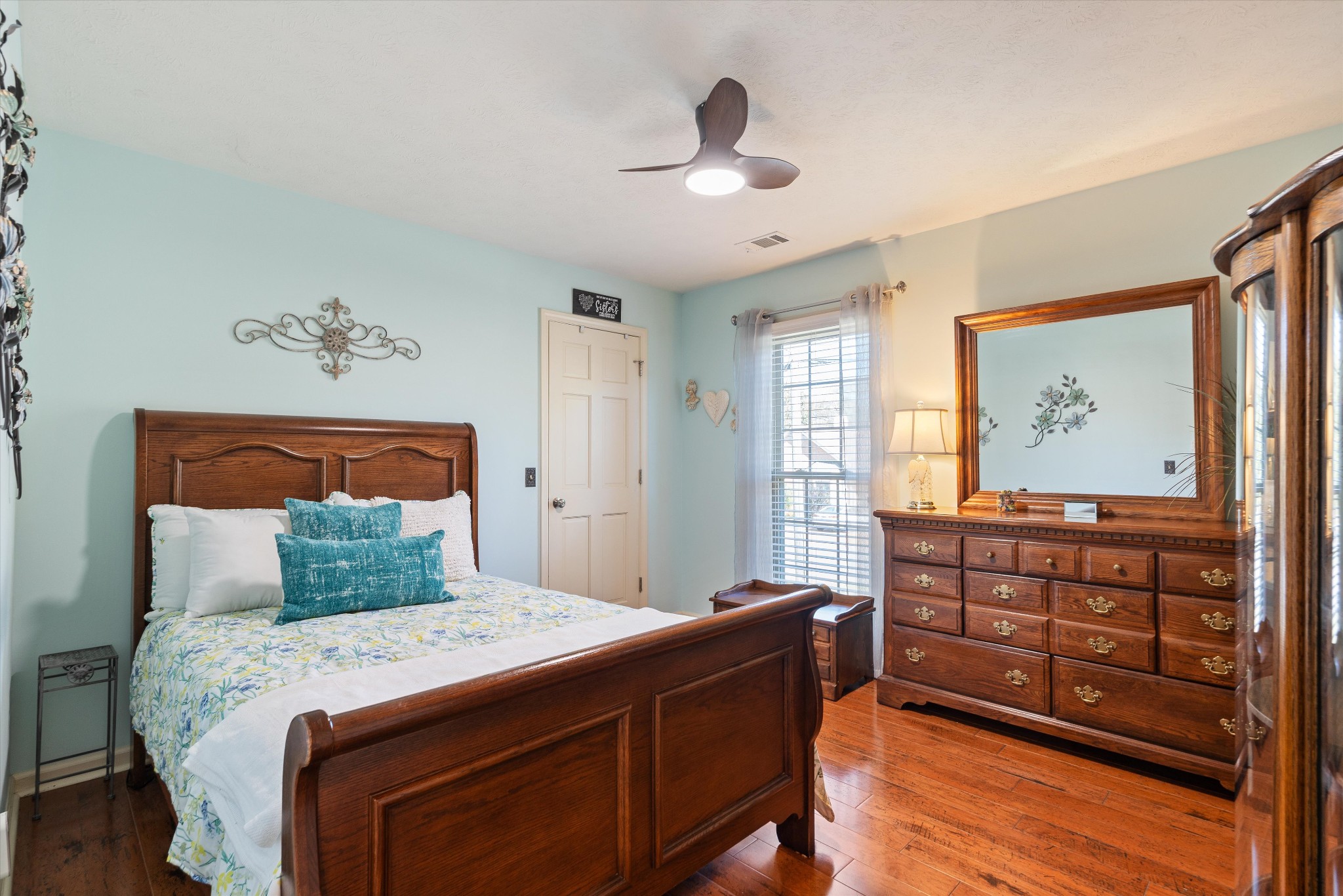 102 Hickory Trl