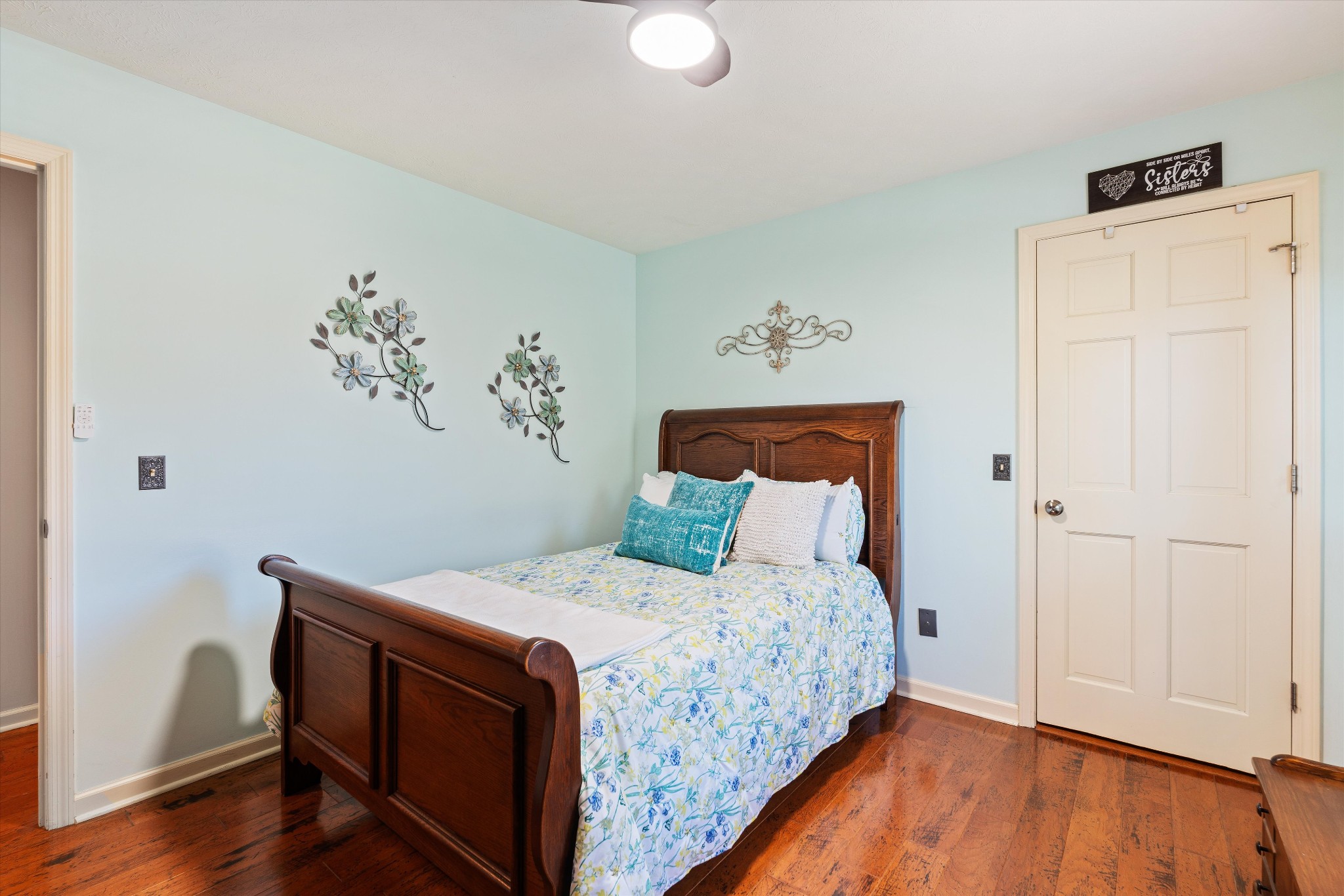 102 Hickory Trl