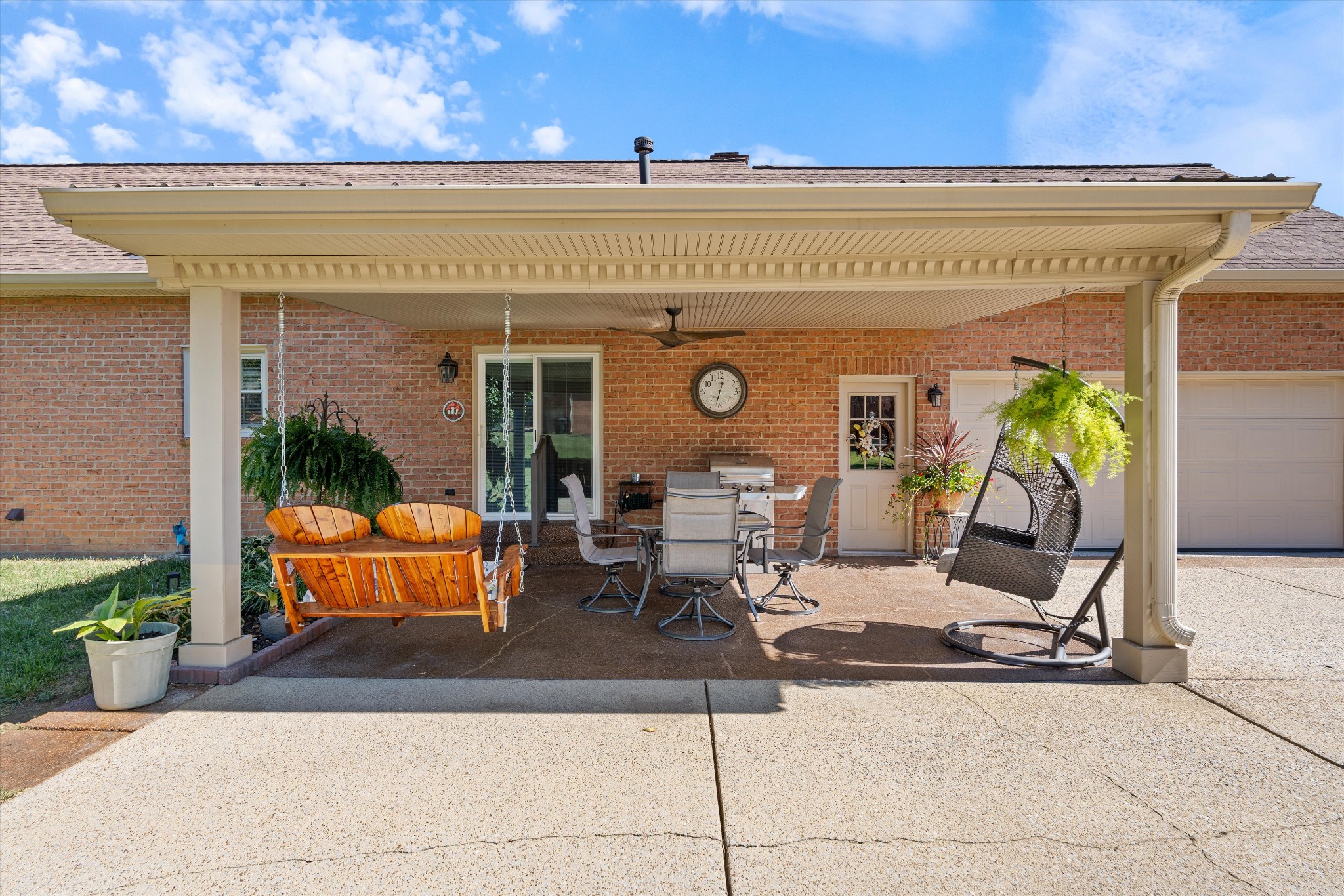 102 Hickory Trl