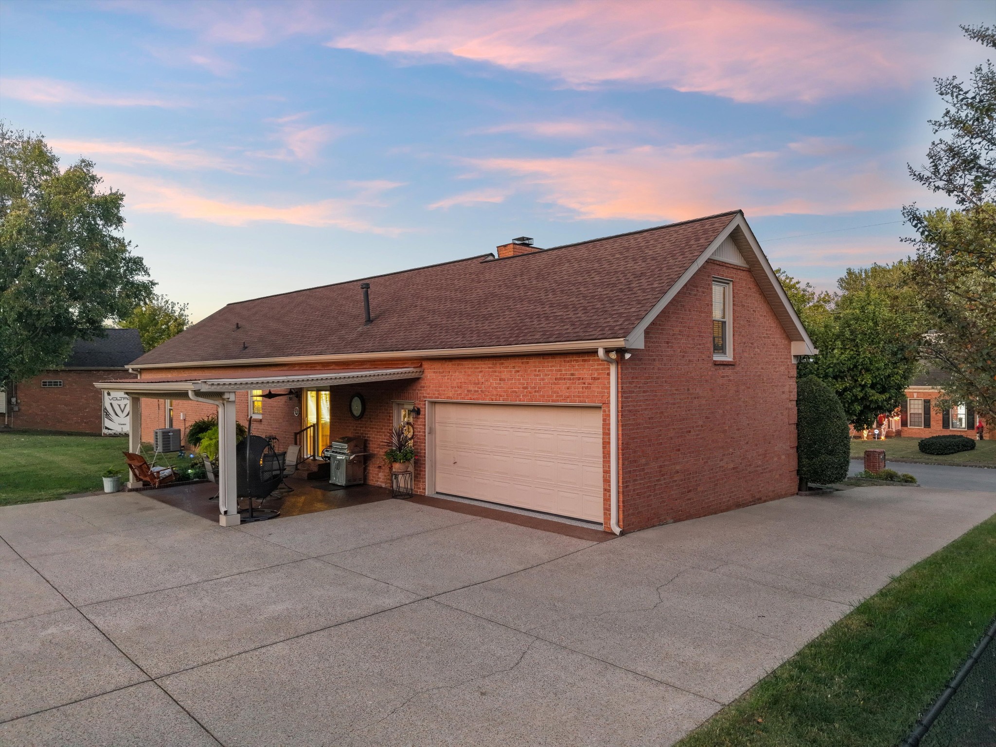 102 Hickory Trl