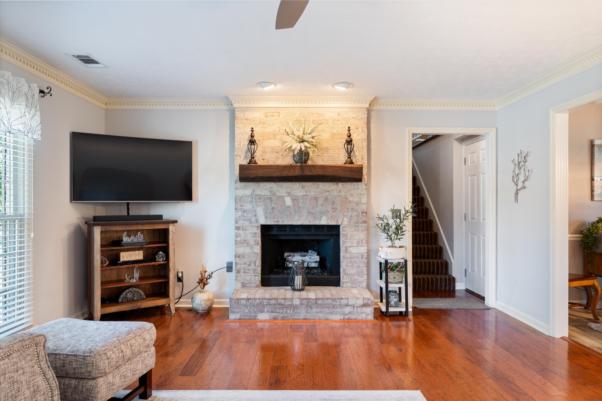 102 Hickory Trl