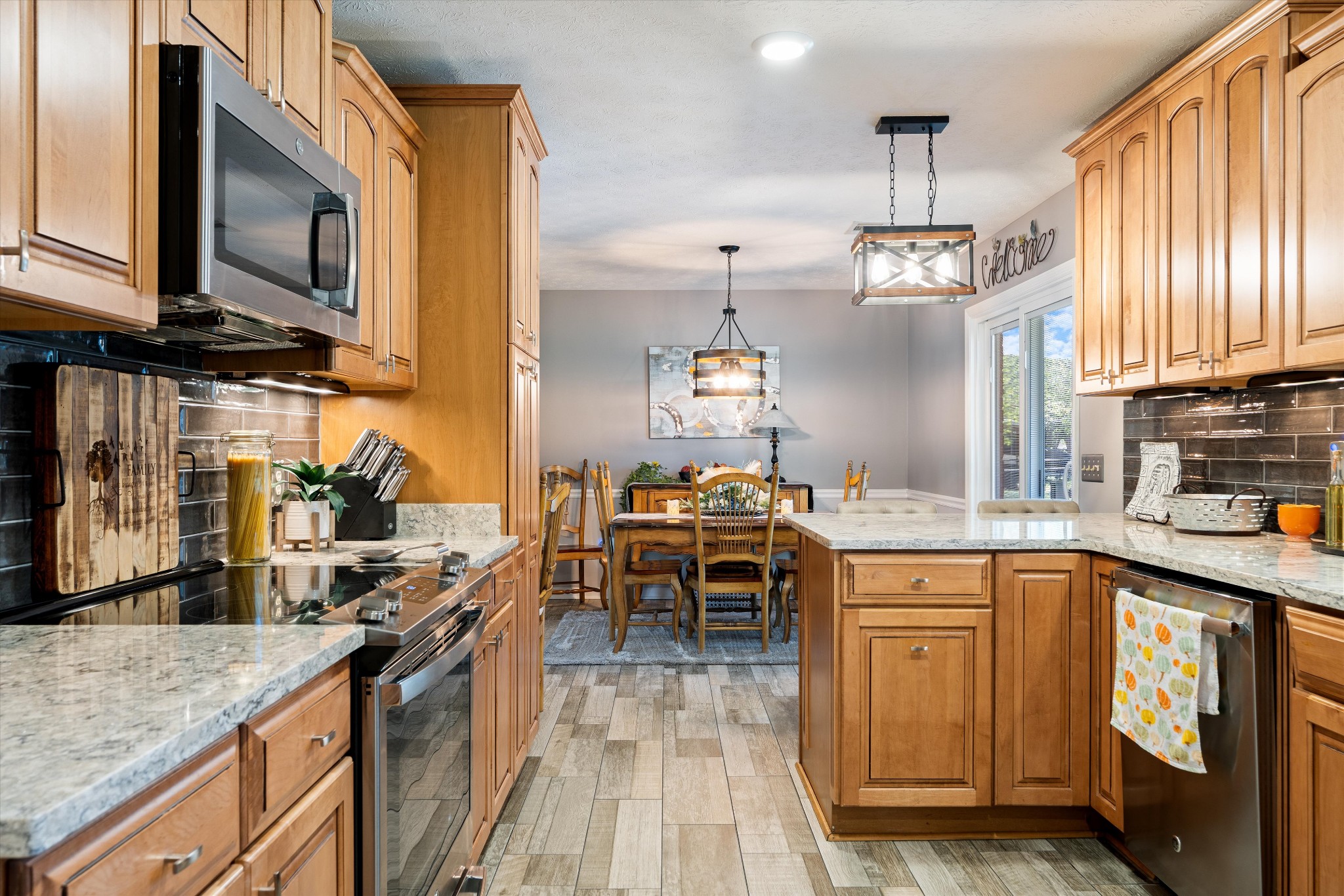 102 Hickory Trl