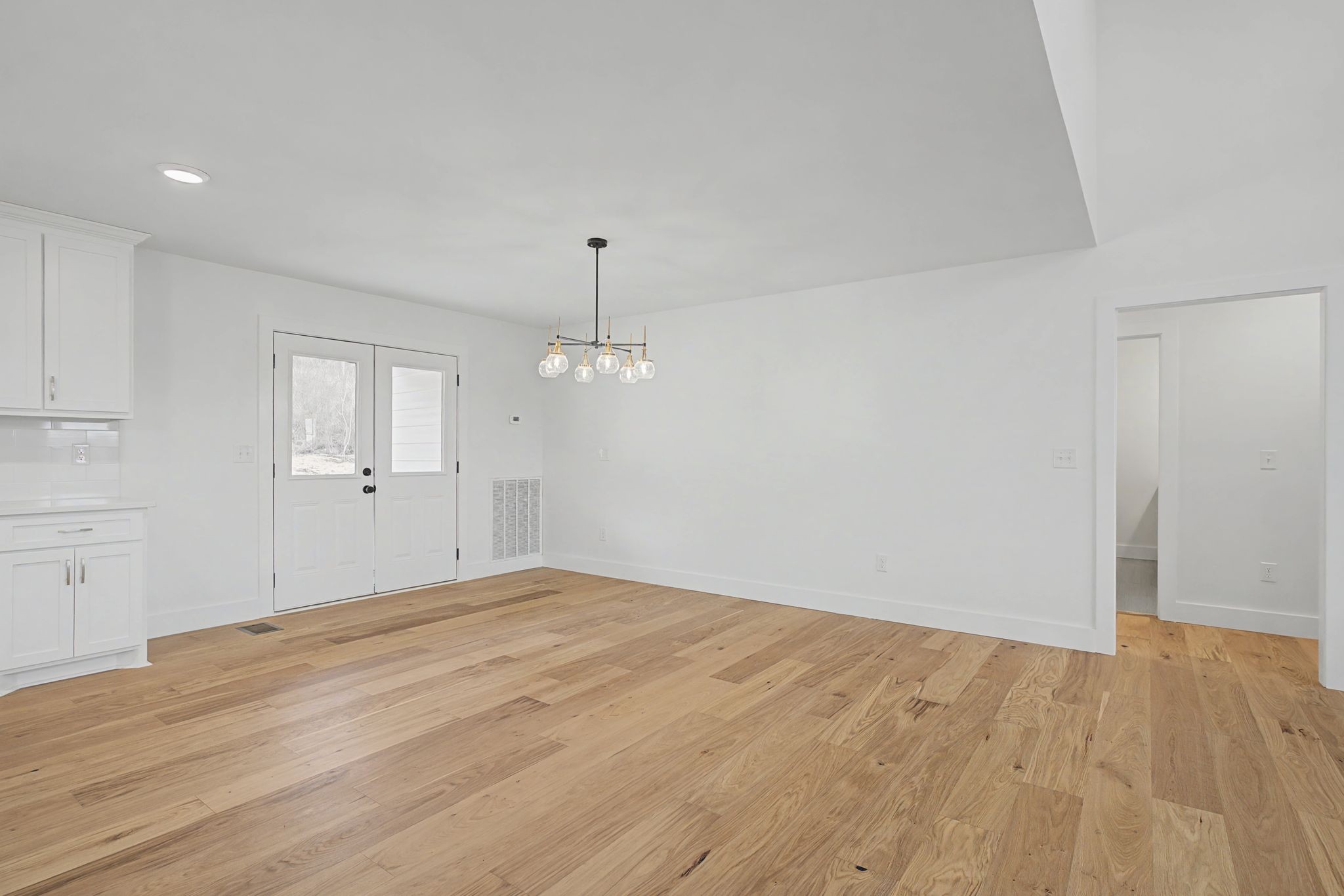 445 Bridle Path