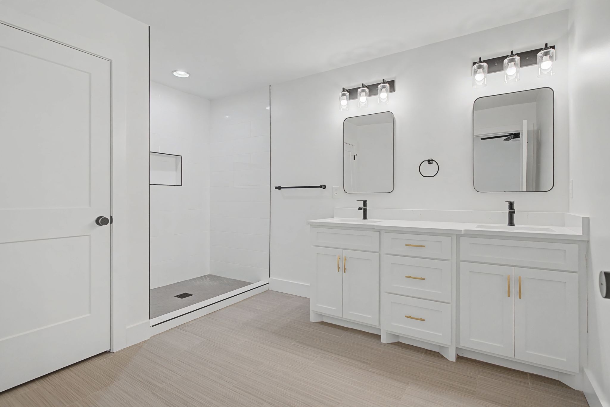 445 Bridle Path