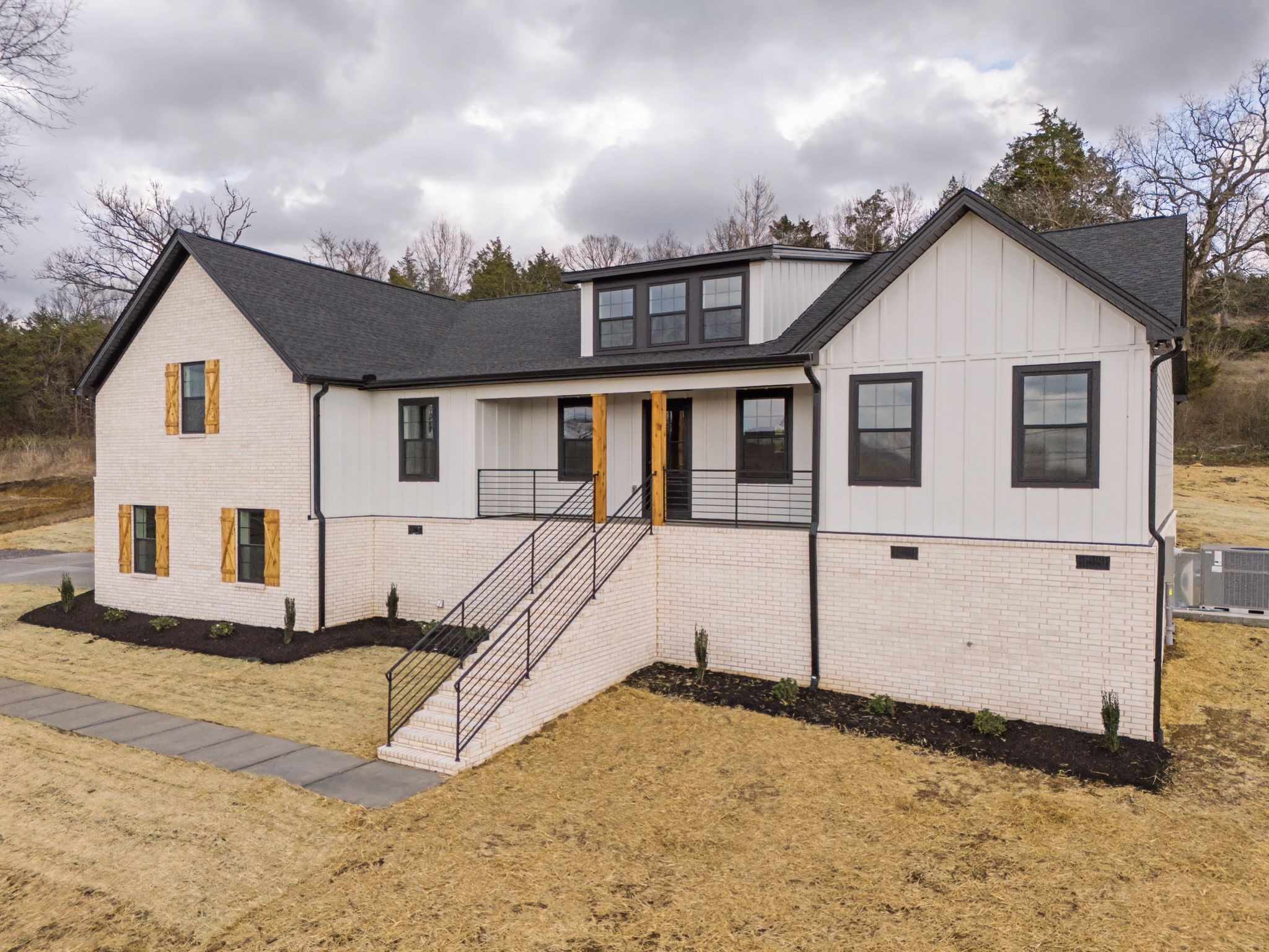 445 Bridle Path