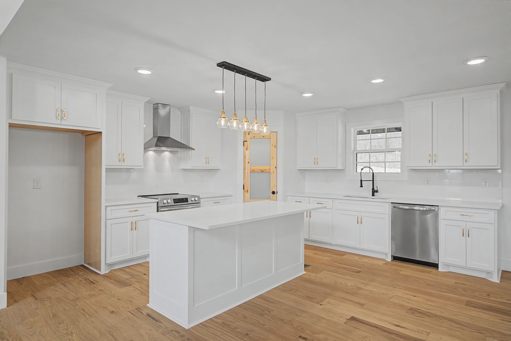 445 Bridle Path