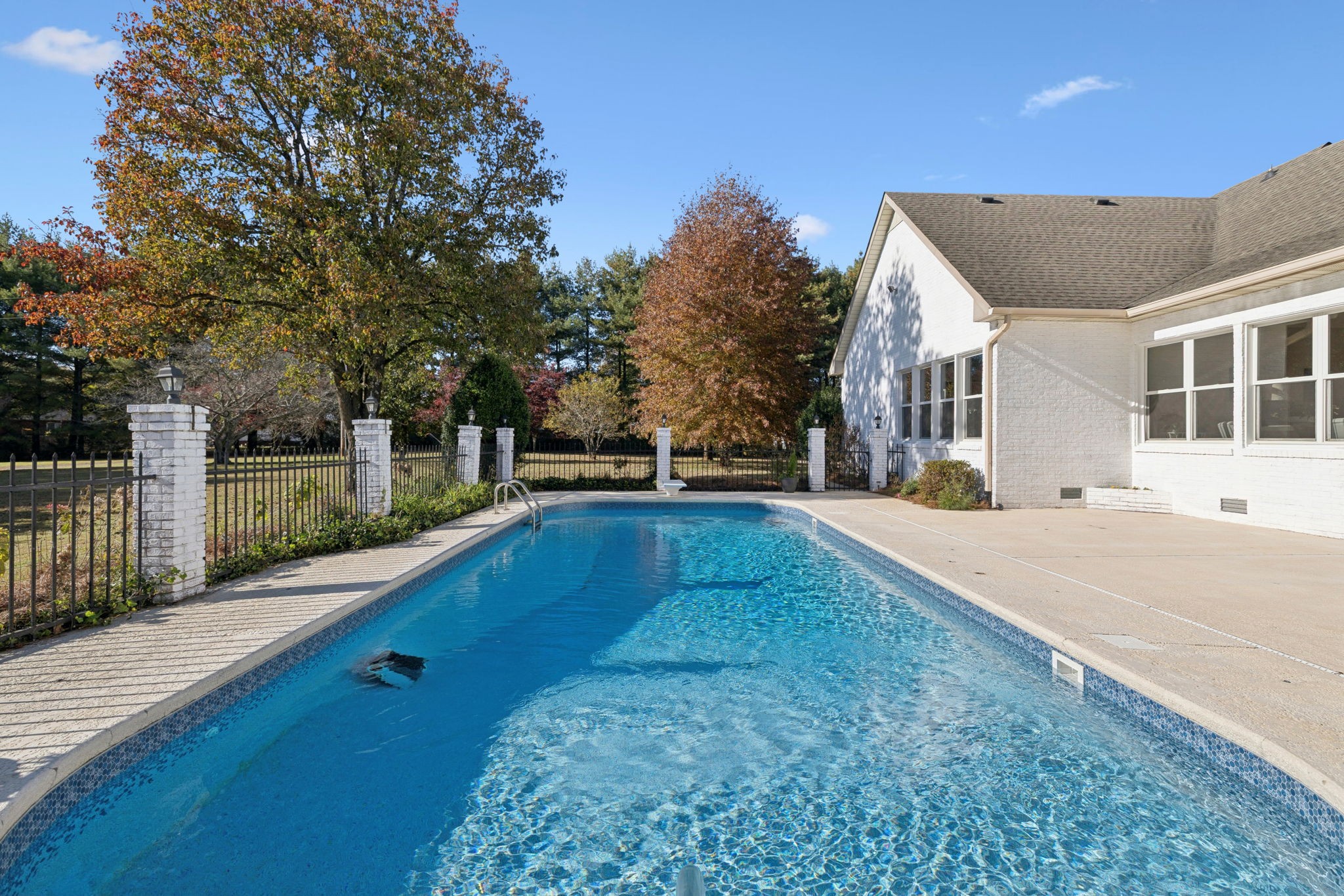 2645 W Jefferson Pike