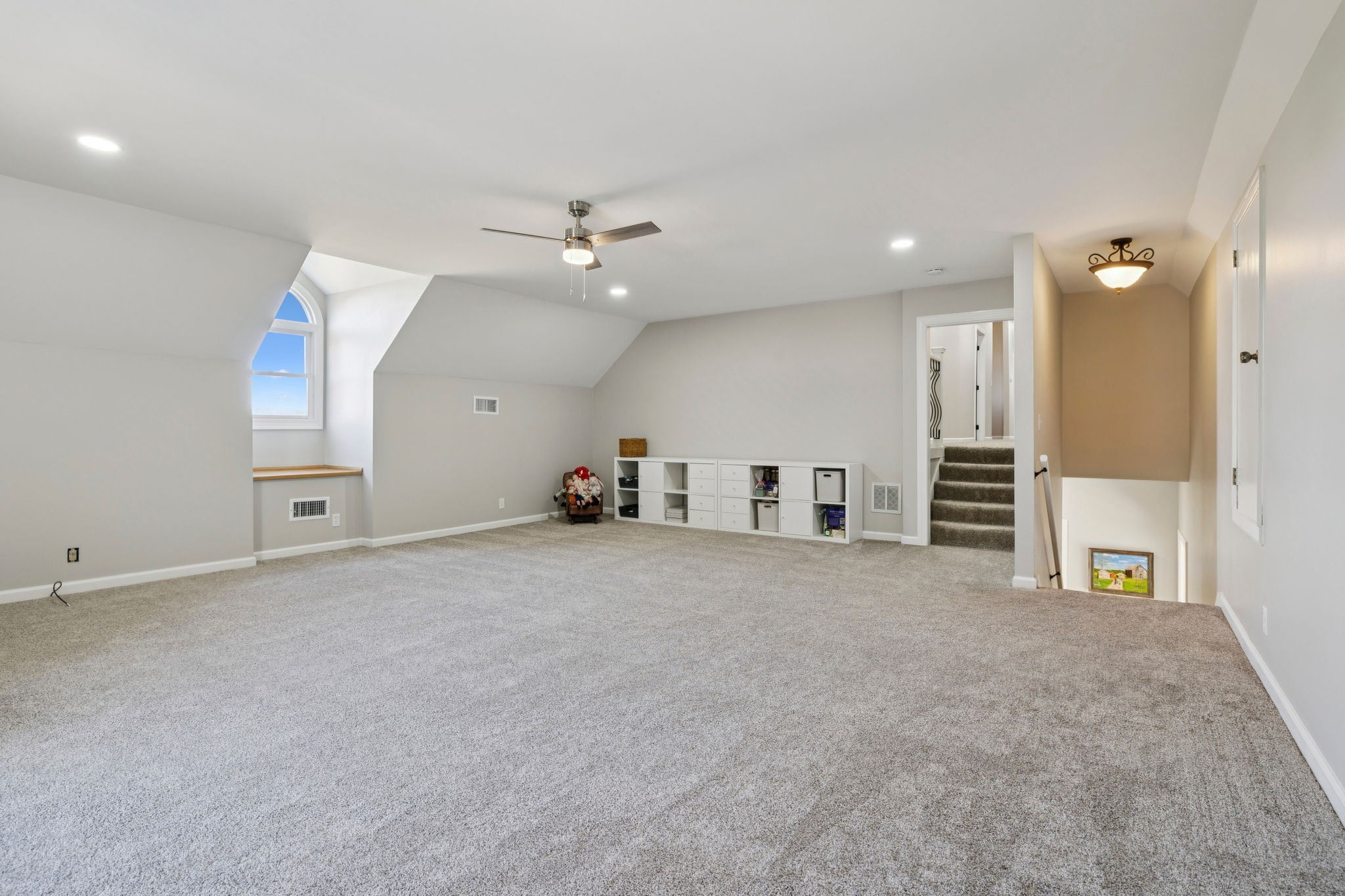 2645 W Jefferson Pike