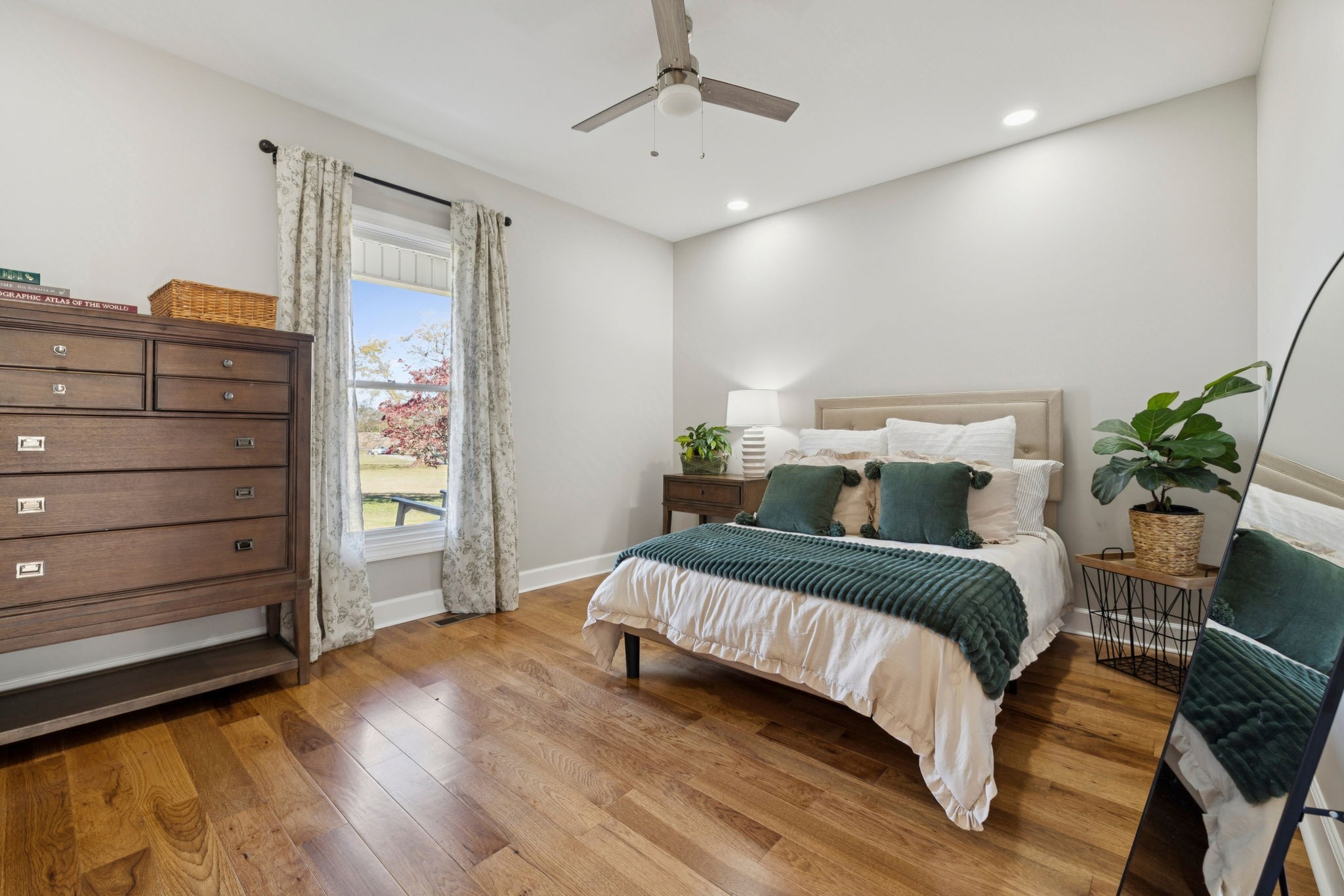 2645 W Jefferson Pike