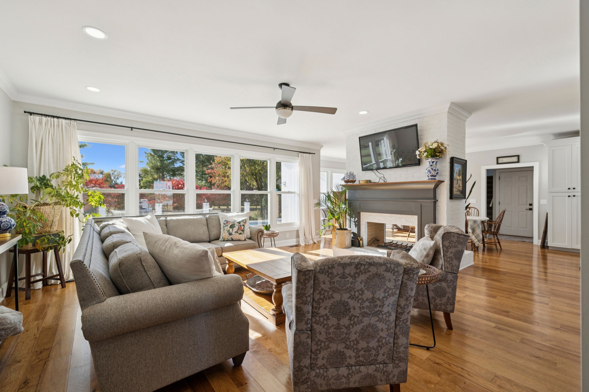 2645 W Jefferson Pike