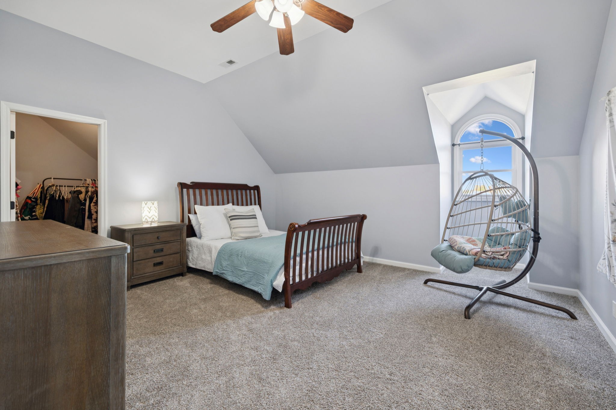 2645 W Jefferson Pike