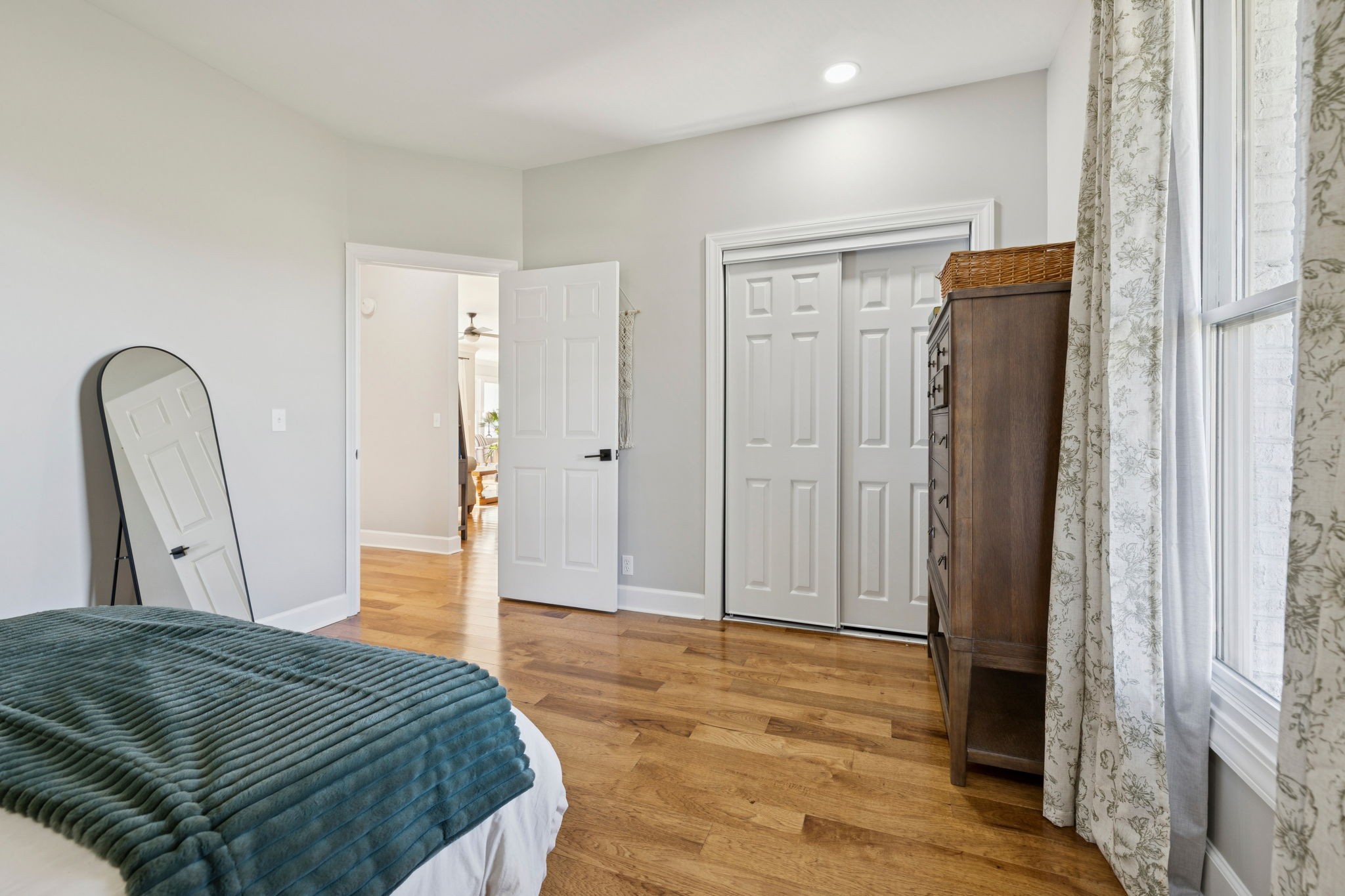 2645 W Jefferson Pike
