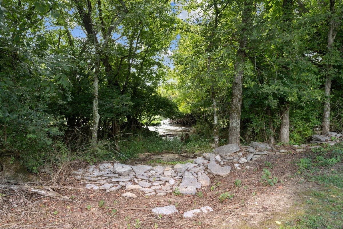 1276 Trice Rd