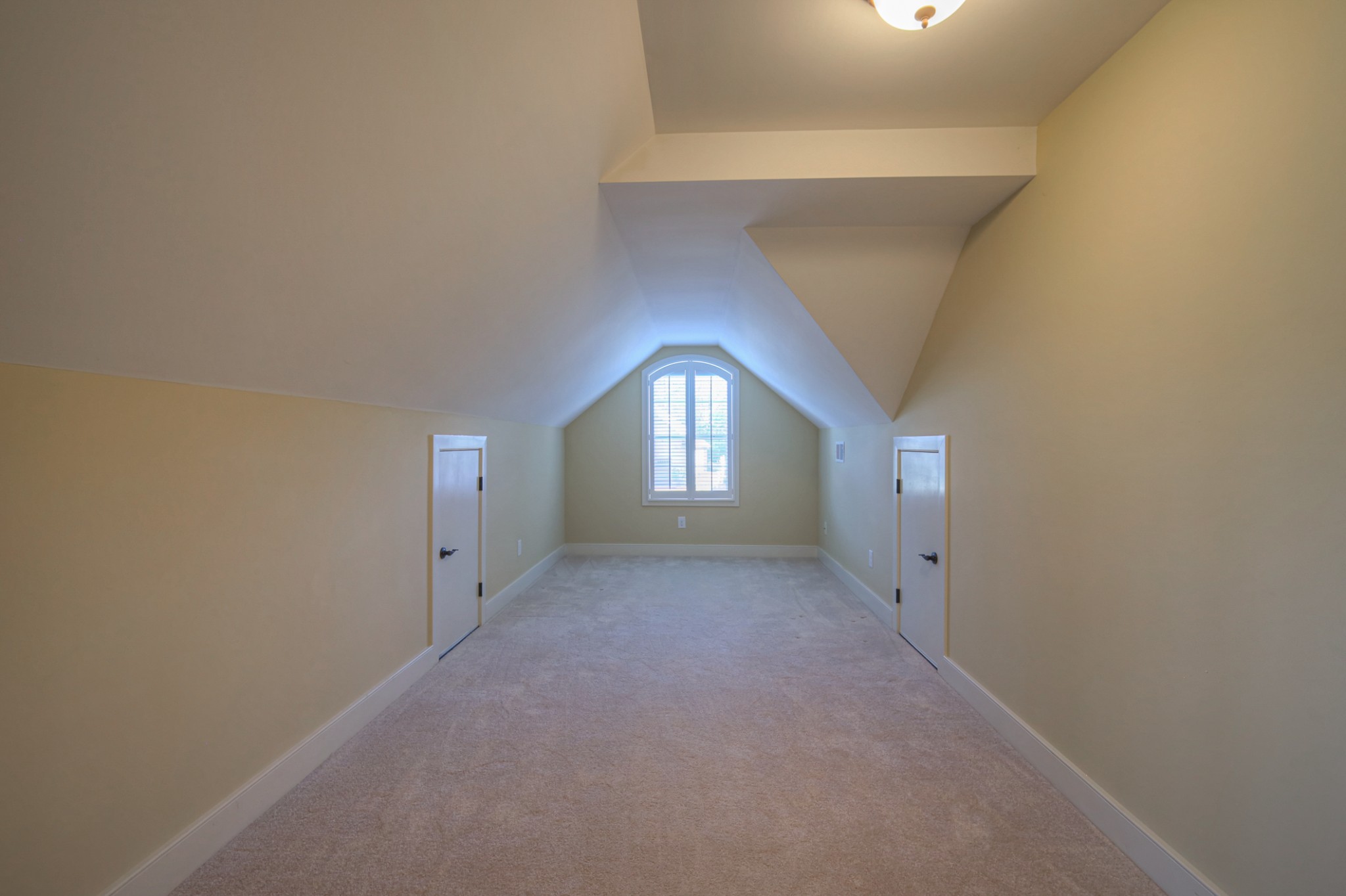 110 Silverstone Ln