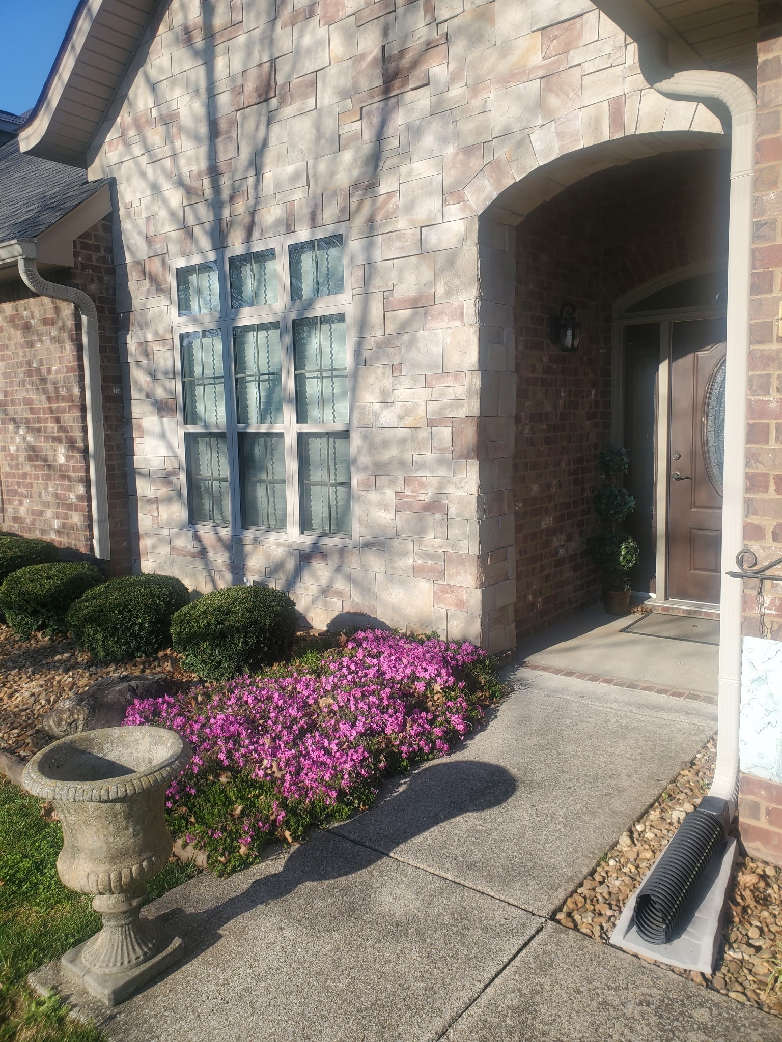 110 Silverstone Ln