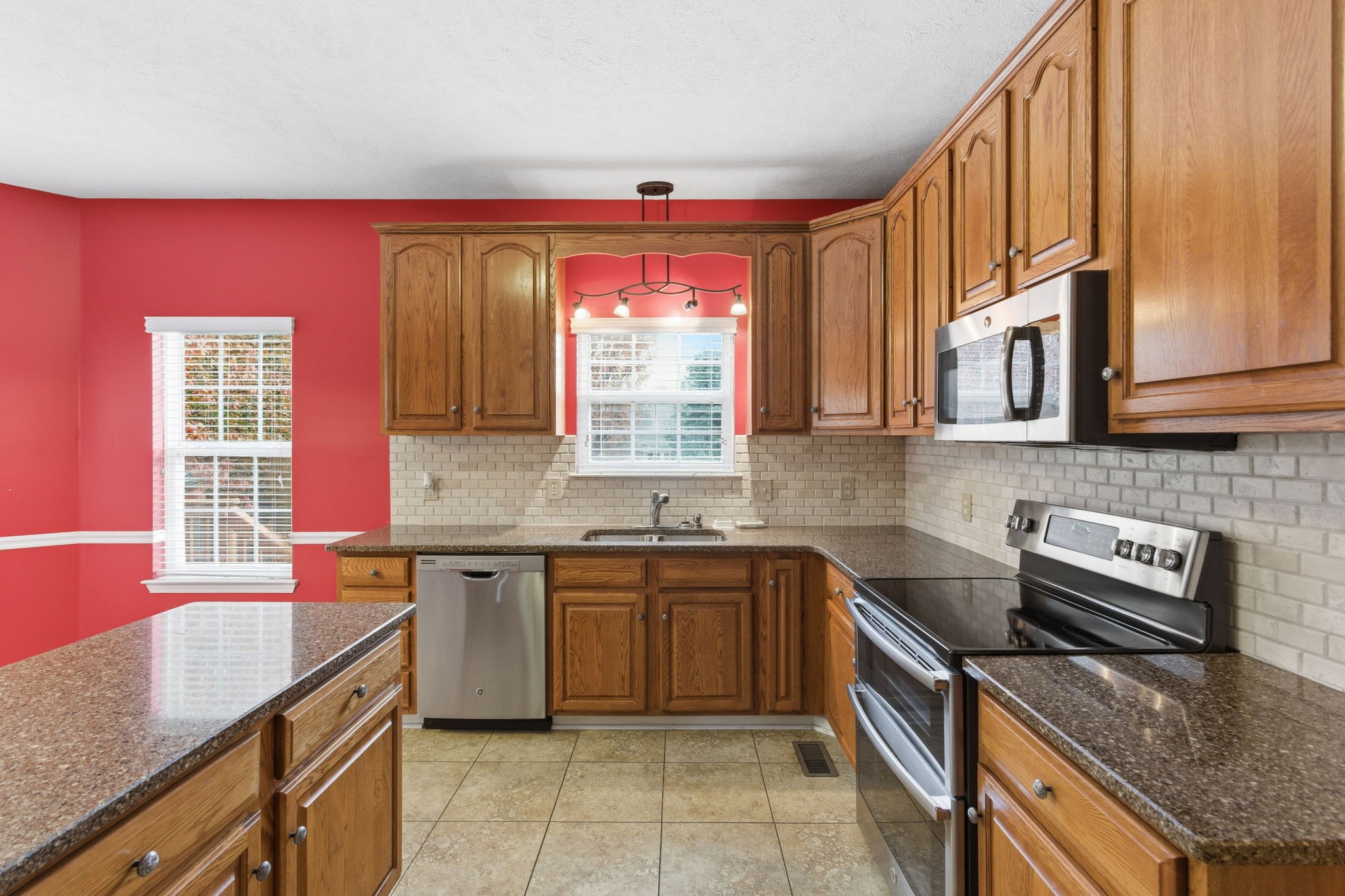223 Comer Cir
