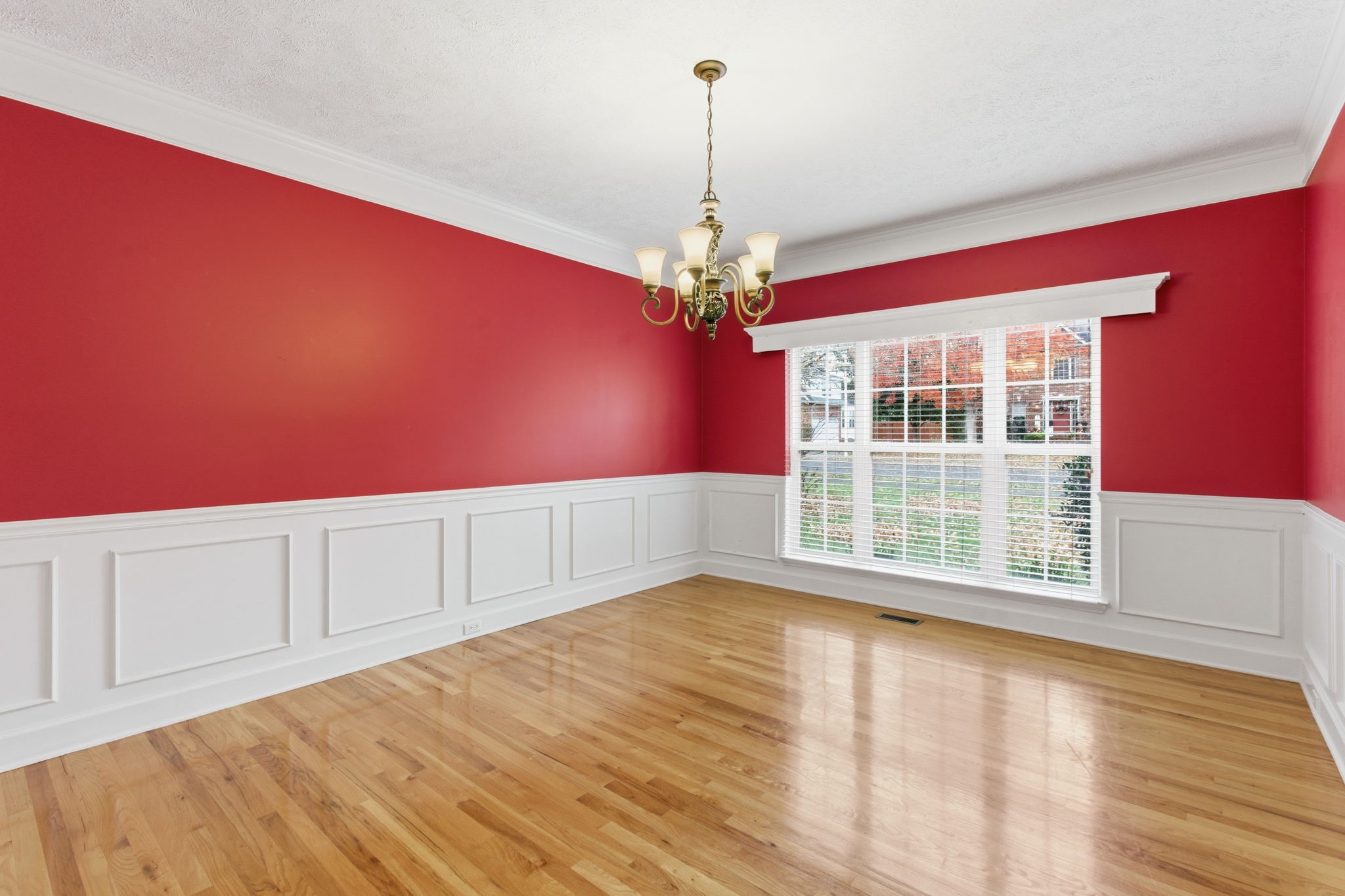 223 Comer Cir