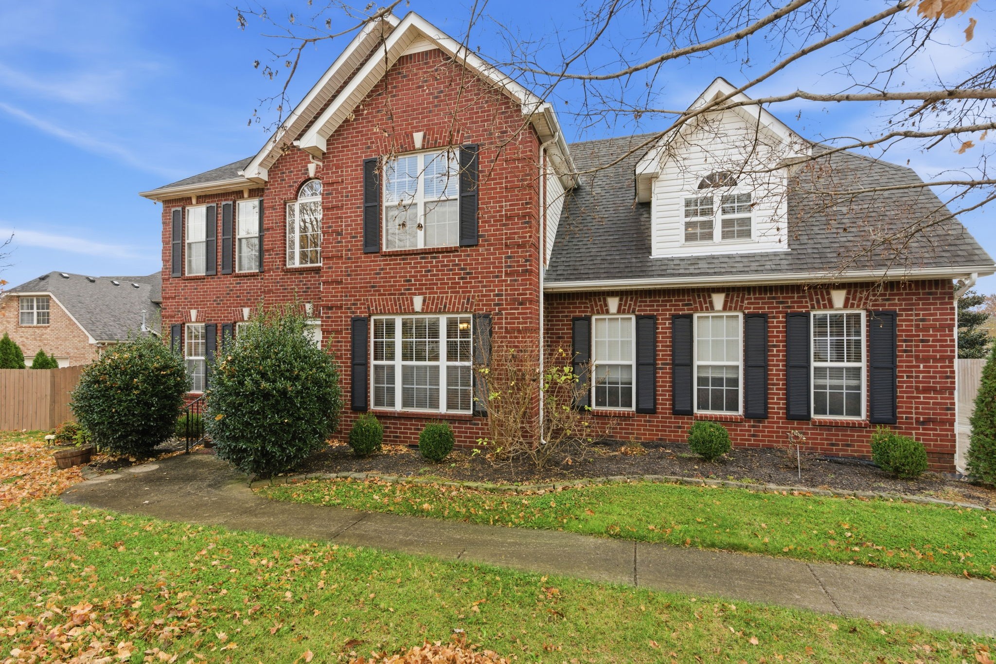223 Comer Cir