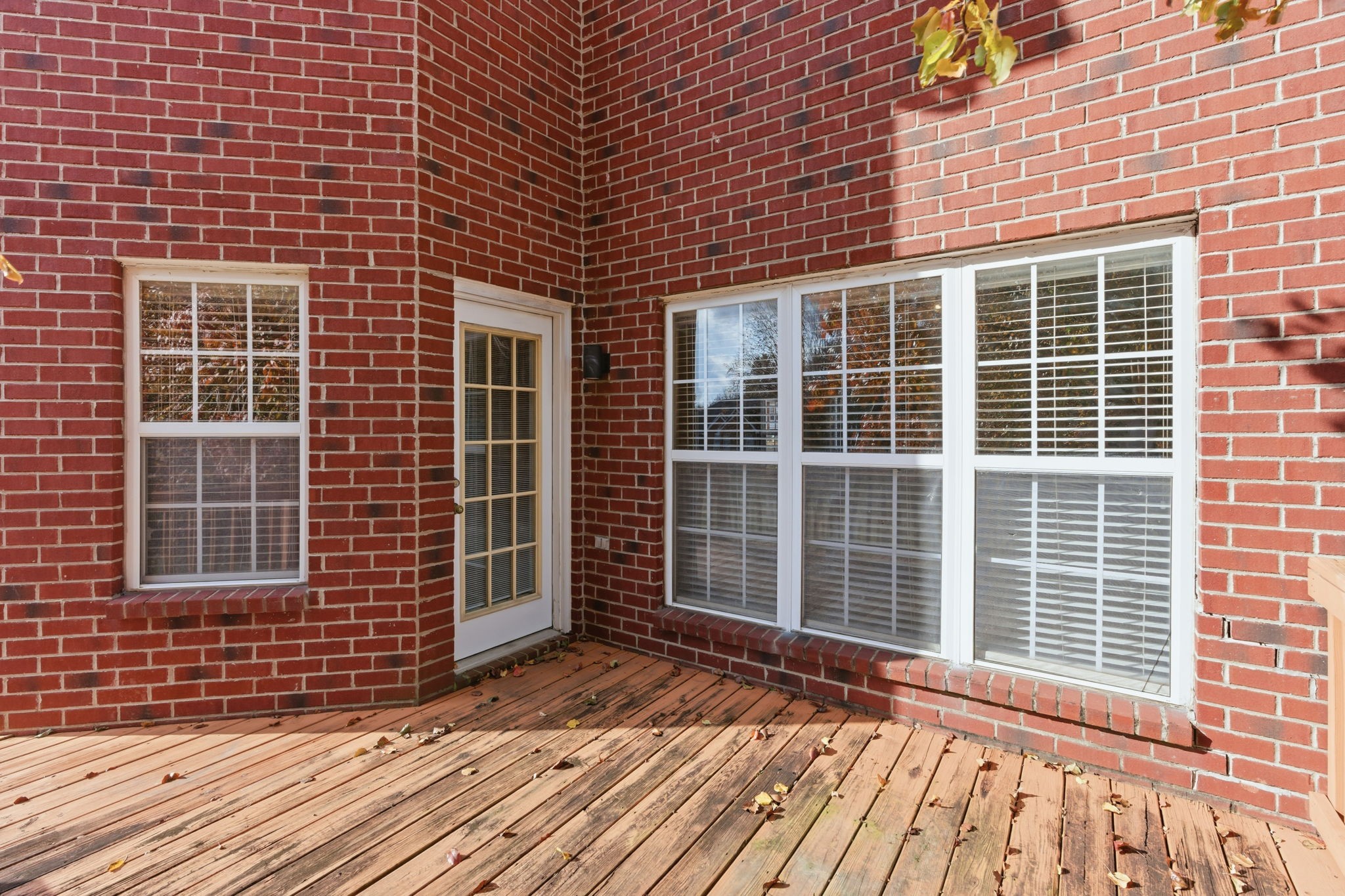 223 Comer Cir