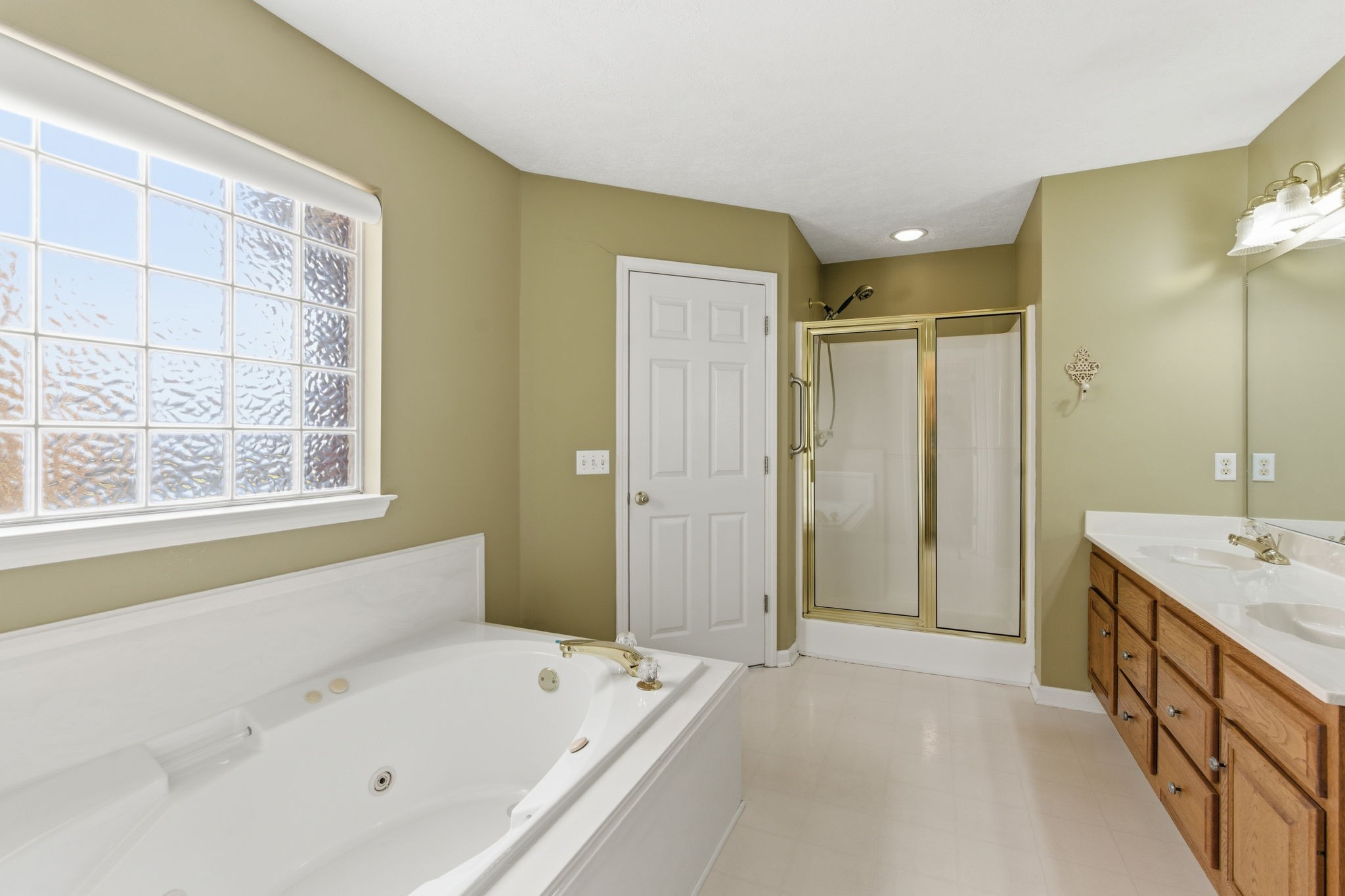 223 Comer Cir