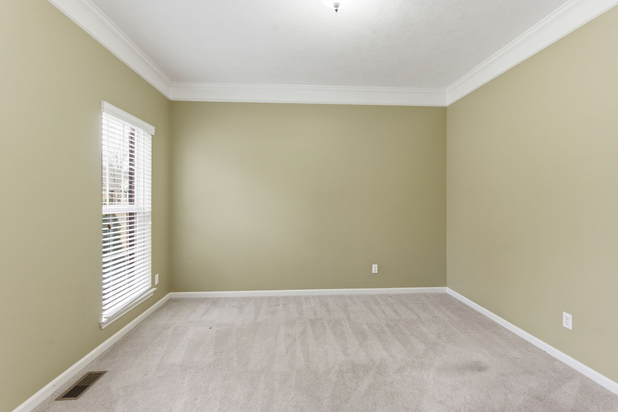 223 Comer Cir
