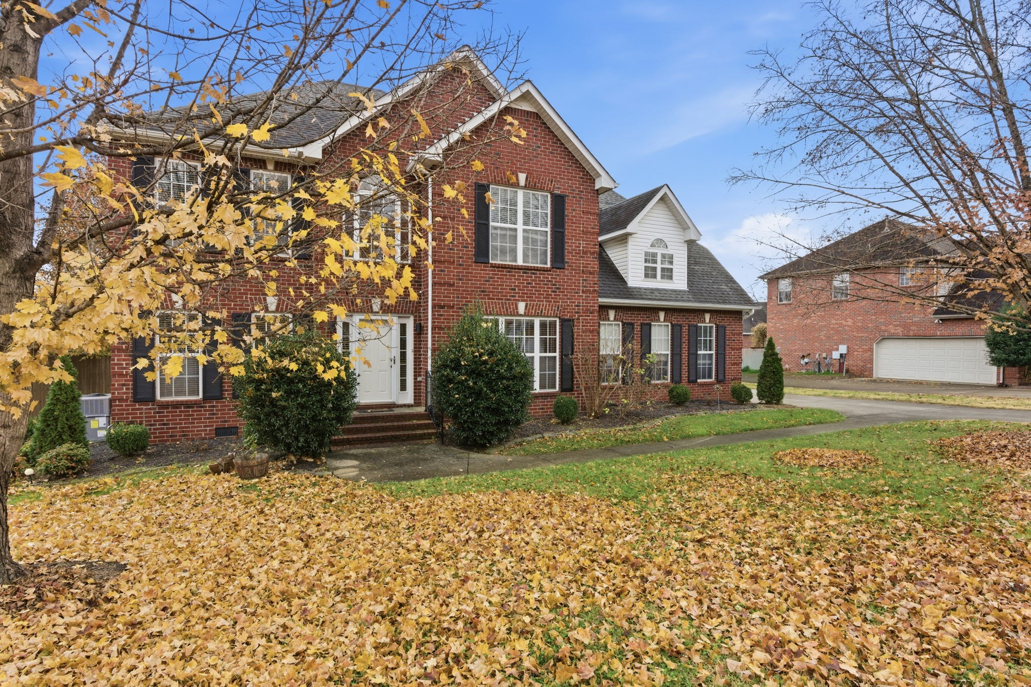 223 Comer Cir