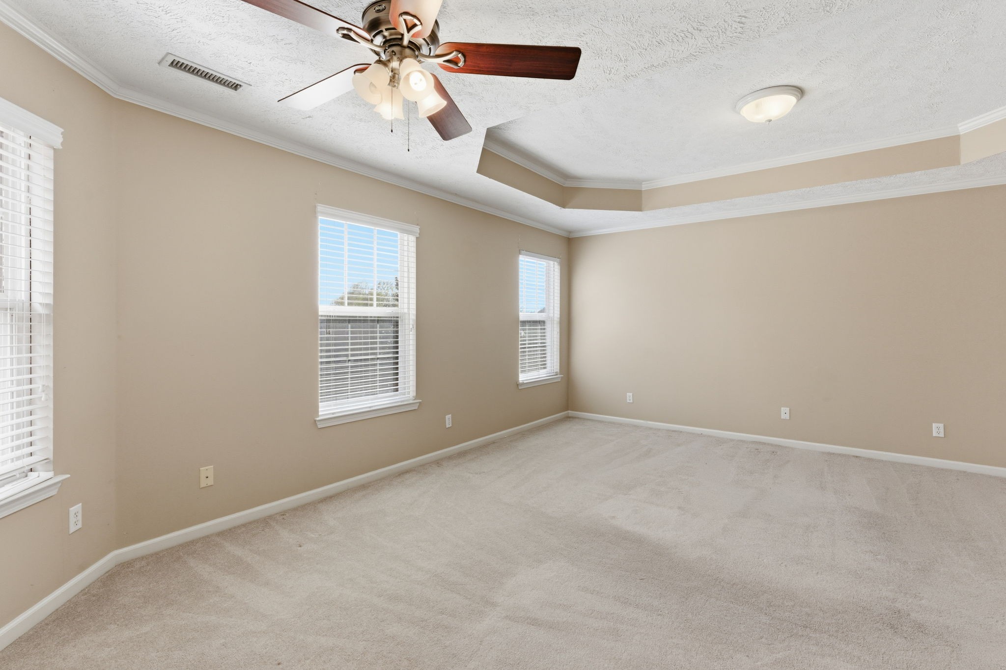 223 Comer Cir