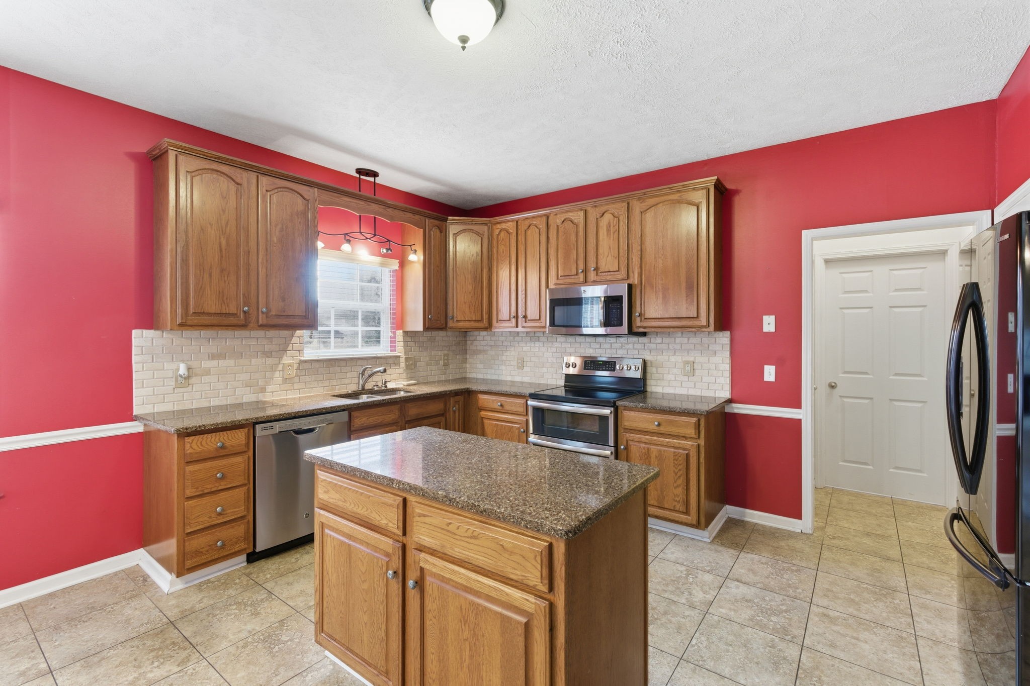 223 Comer Cir