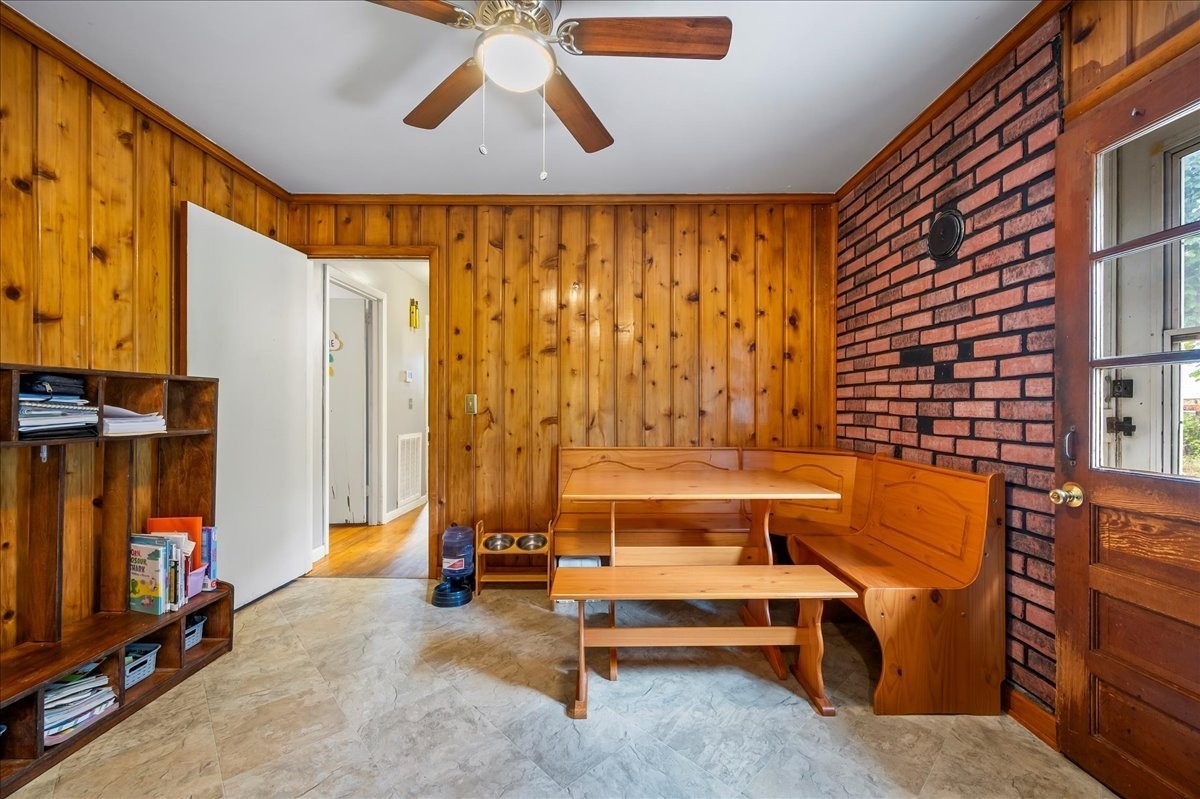 7040 Bonnamere Dr