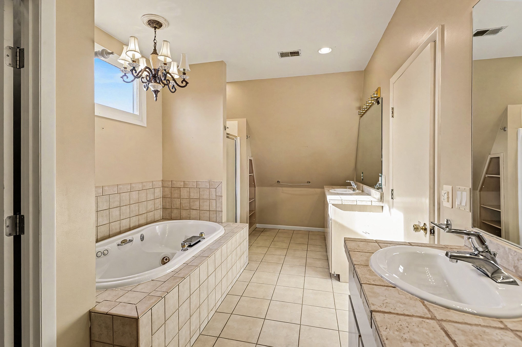 289 Lakeview Cir