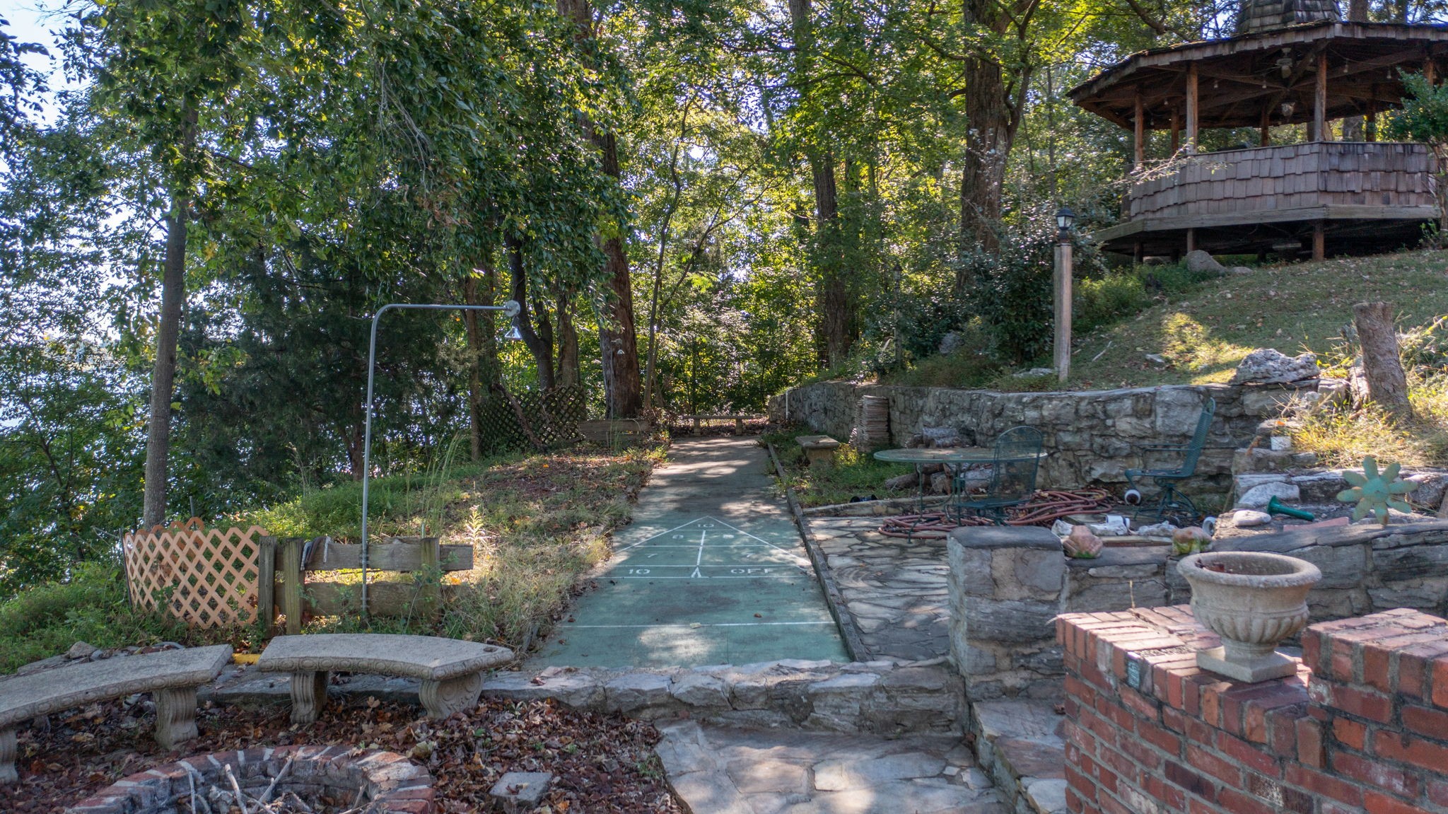 289 Lakeview Cir