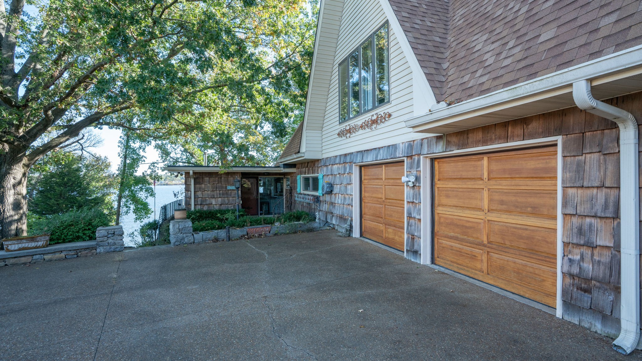 289 Lakeview Cir