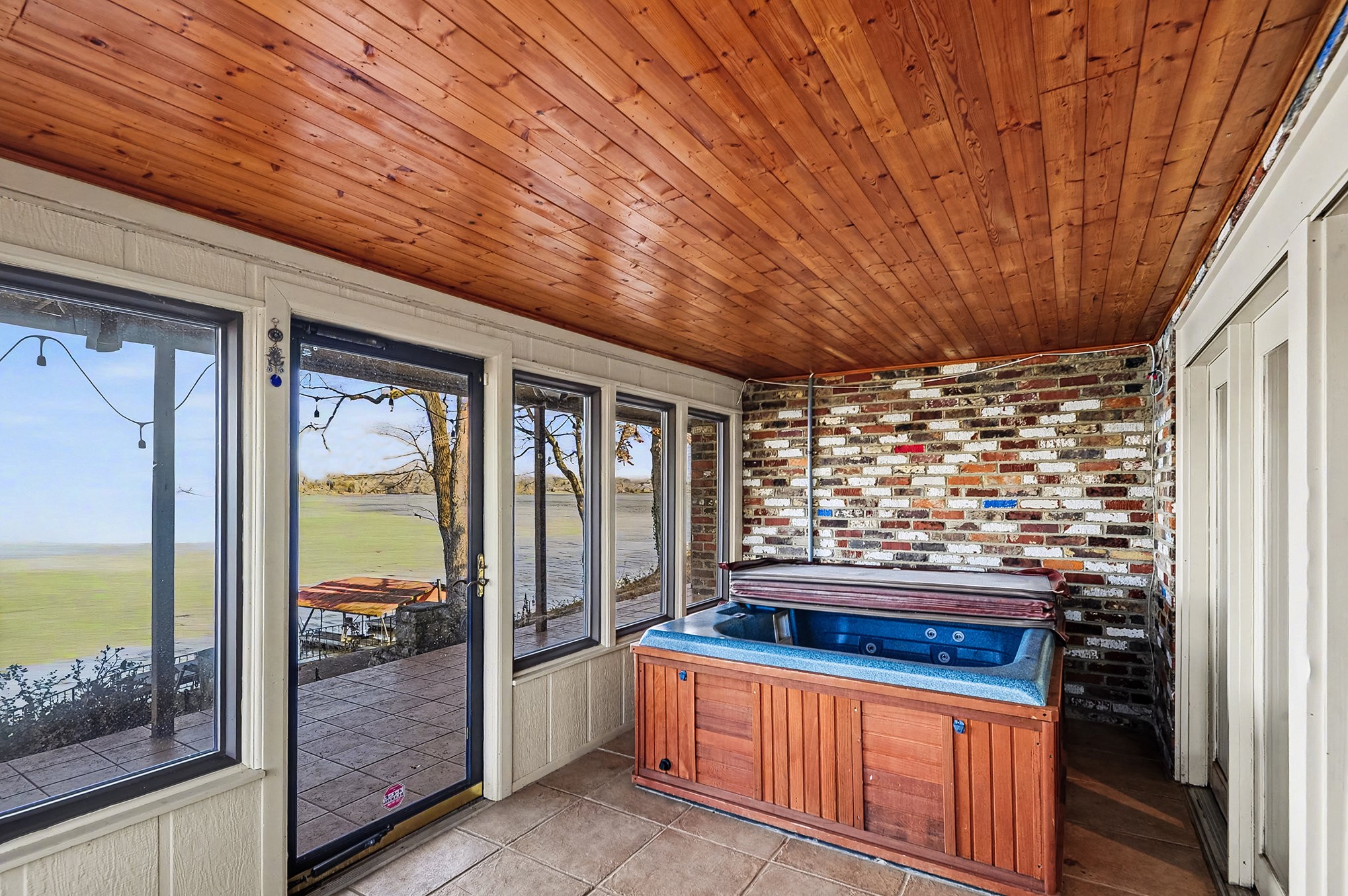 289 Lakeview Cir
