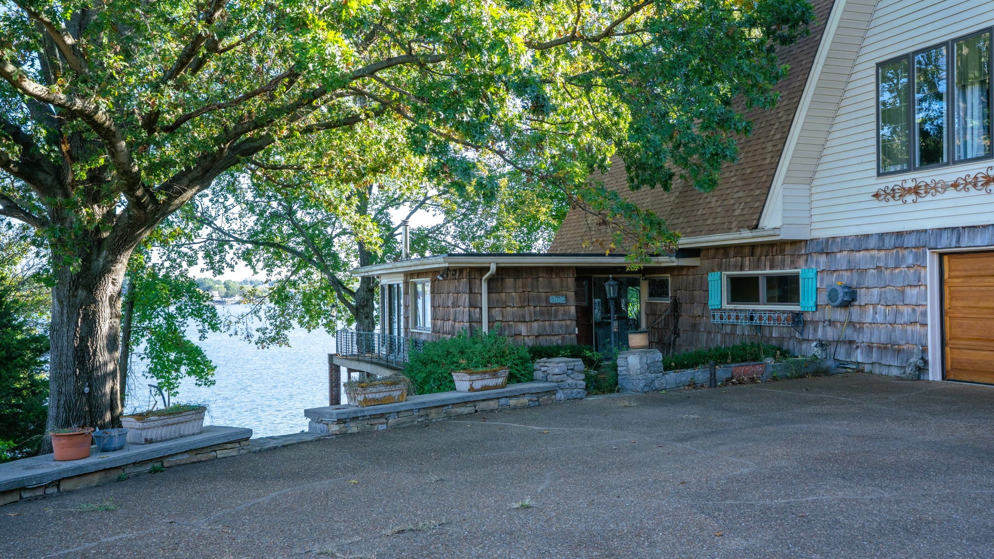 289 Lakeview Cir