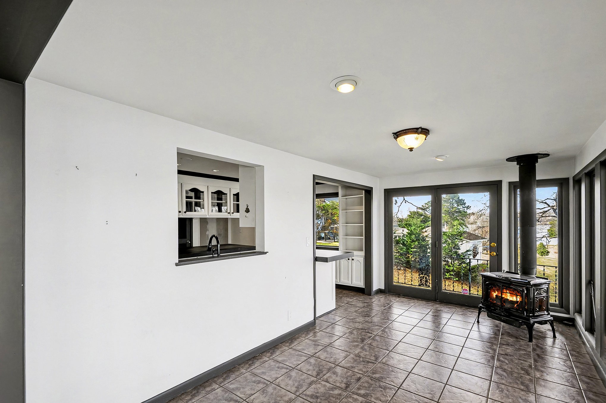 289 Lakeview Cir