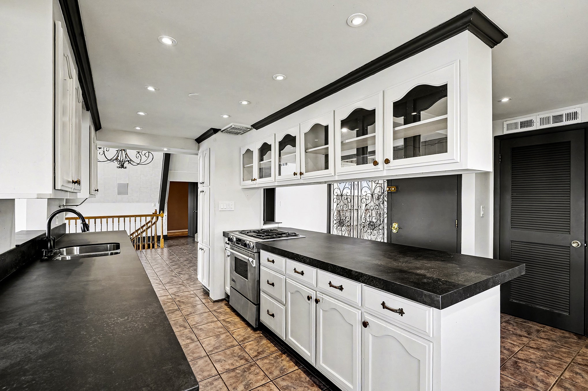 289 Lakeview Cir