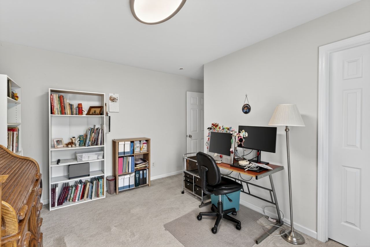 12 Gibson Dr